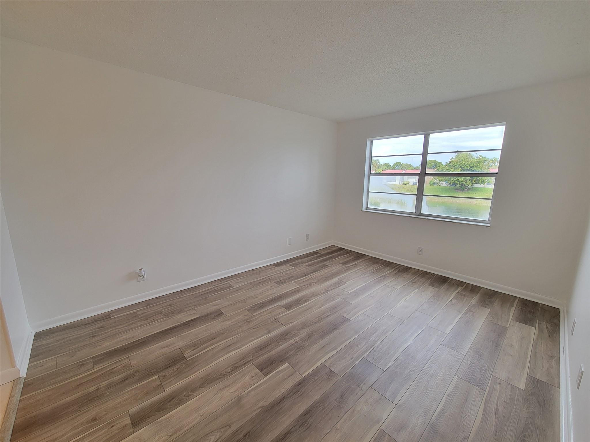 Golden Lakes Village Cond - Residential Lease