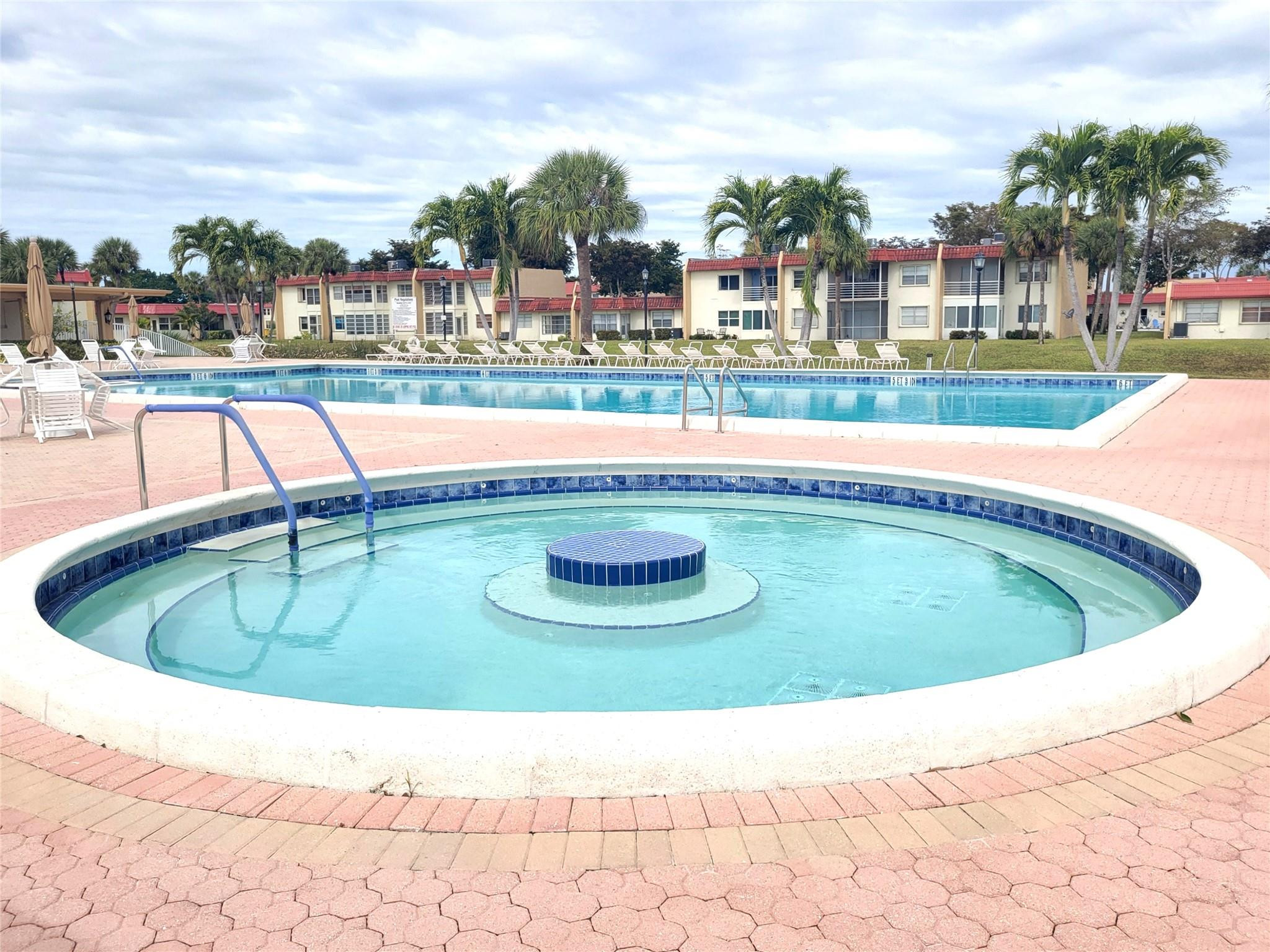 Golden Lakes Village Cond - Residential Lease