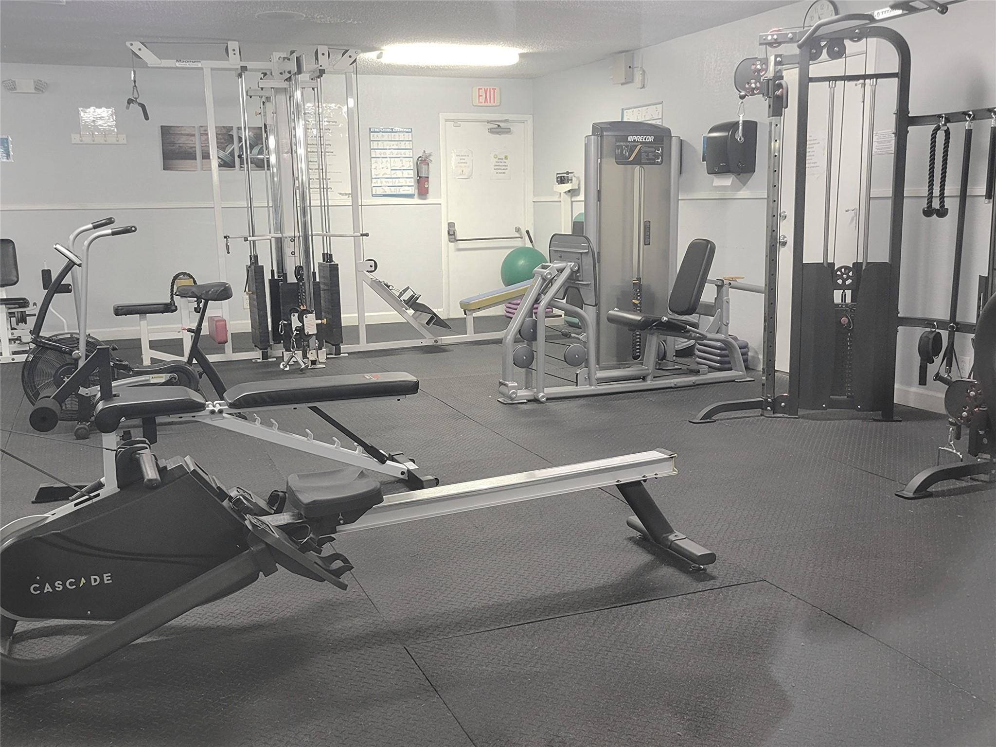 Golden Lakes Village Cond - Residential Lease