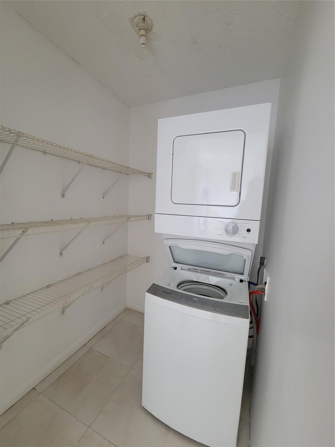 Golden Lakes Village Cond - Residential Lease