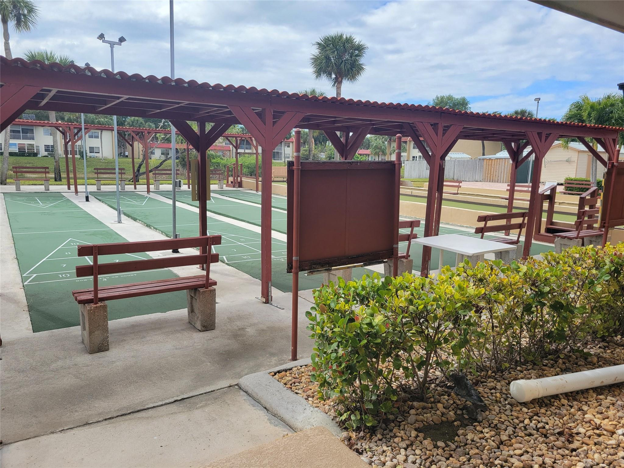 Golden Lakes Village Cond - Residential Lease