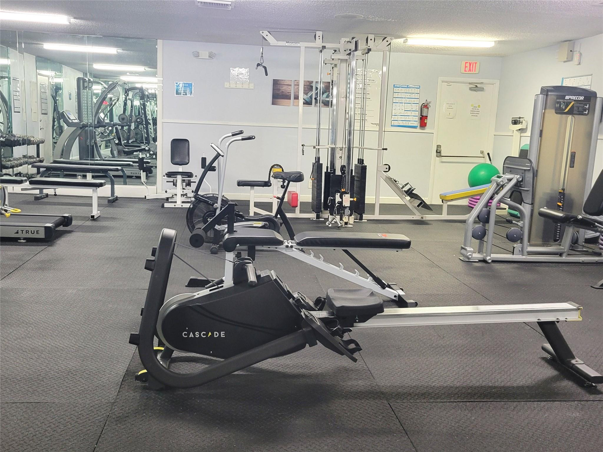 Golden Lakes Village Cond - Residential Lease