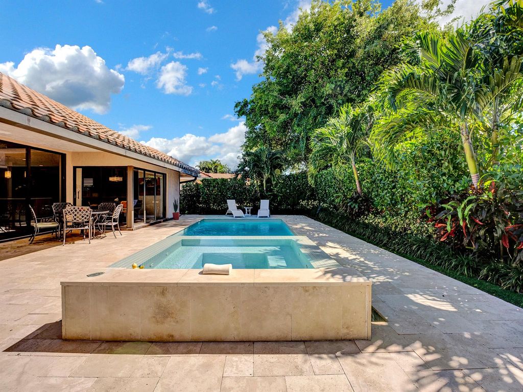 Photo of 4550 White Cedar Lane, Delray Beach, FL 33445 (MLS # R10932955)