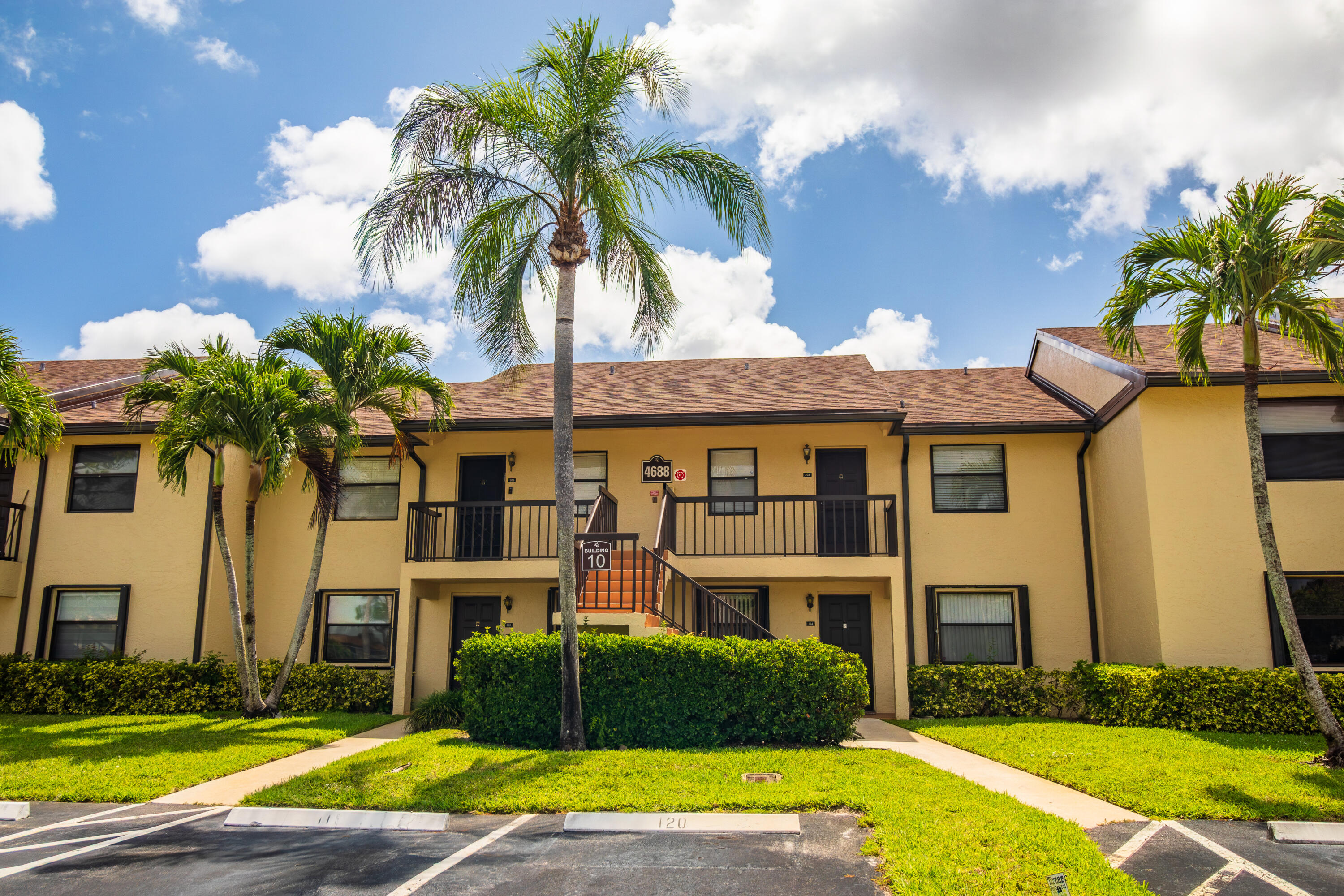 Properties 4688 Lucerne Lakes Blvd Boulevard E 104