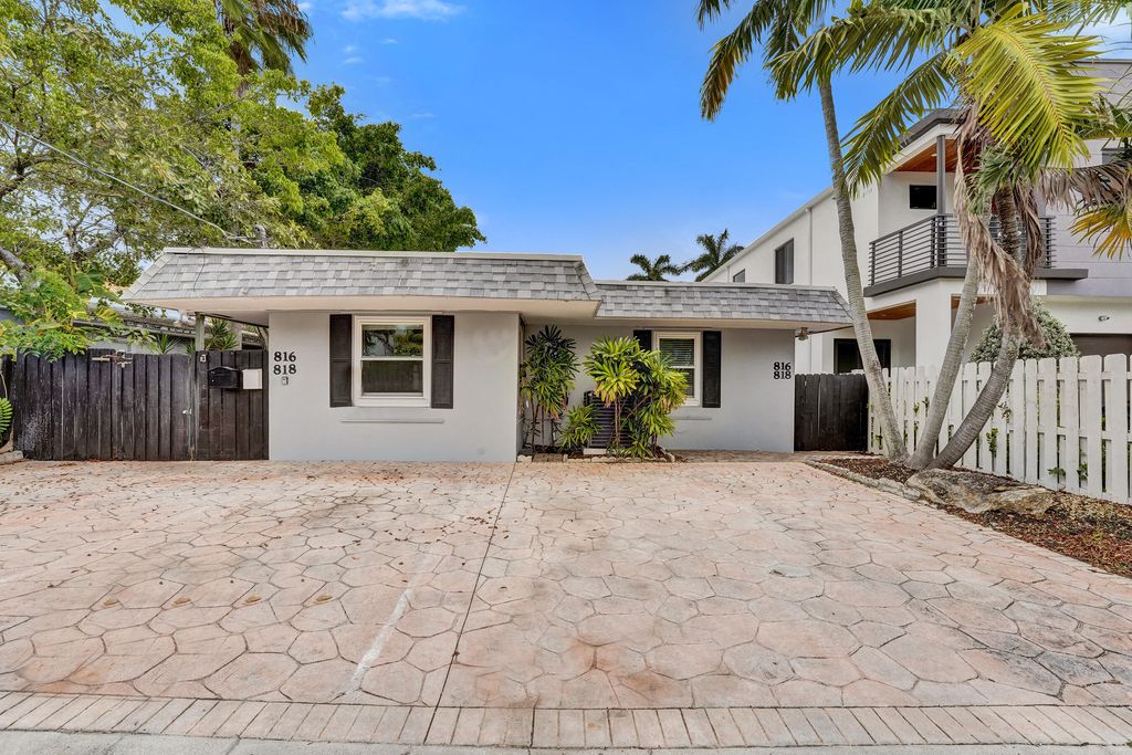Photo of 816 SE 12th Street, Fort Lauderdale, FL 33316 (MLS # B26039222)