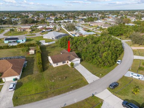 A home in Port St Lucie