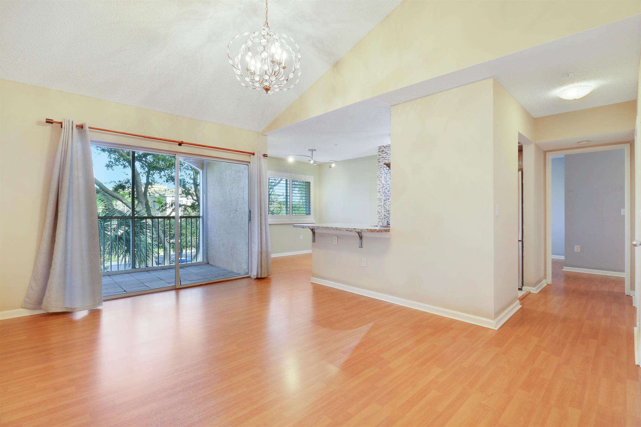 LIGHTHOUSE COVE AT TEQUESTA CONDO - Residential
