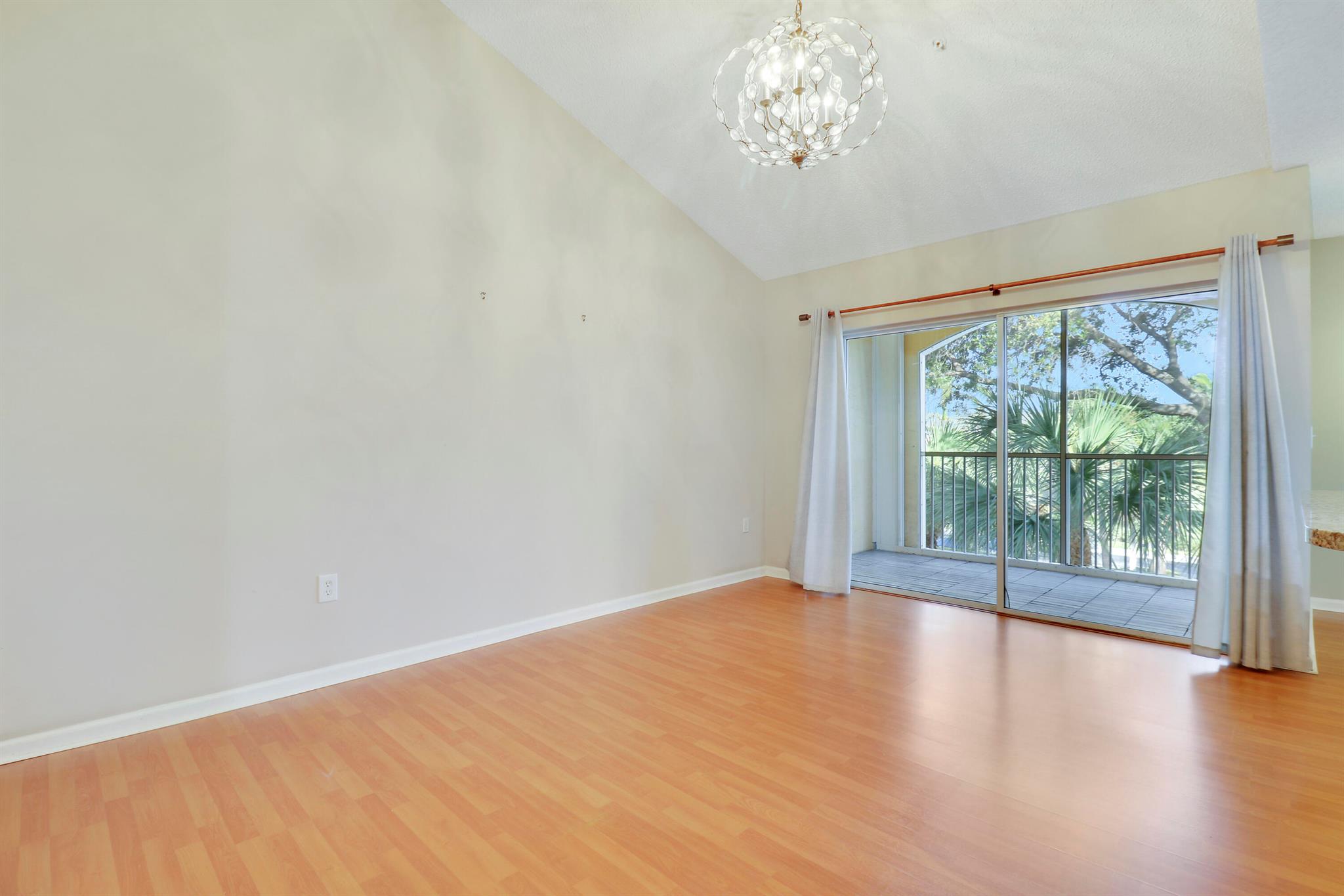 LIGHTHOUSE COVE AT TEQUESTA CONDO - Residential