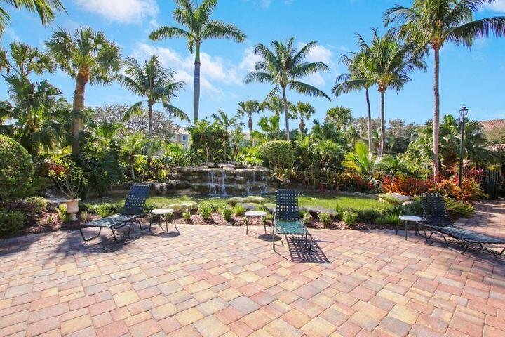 LIGHTHOUSE COVE AT TEQUESTA CONDO - Residential