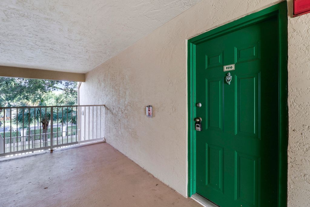Photo of 284 Village Boulevard #9310, Tequesta, FL 33469 (MLS # R11069581)