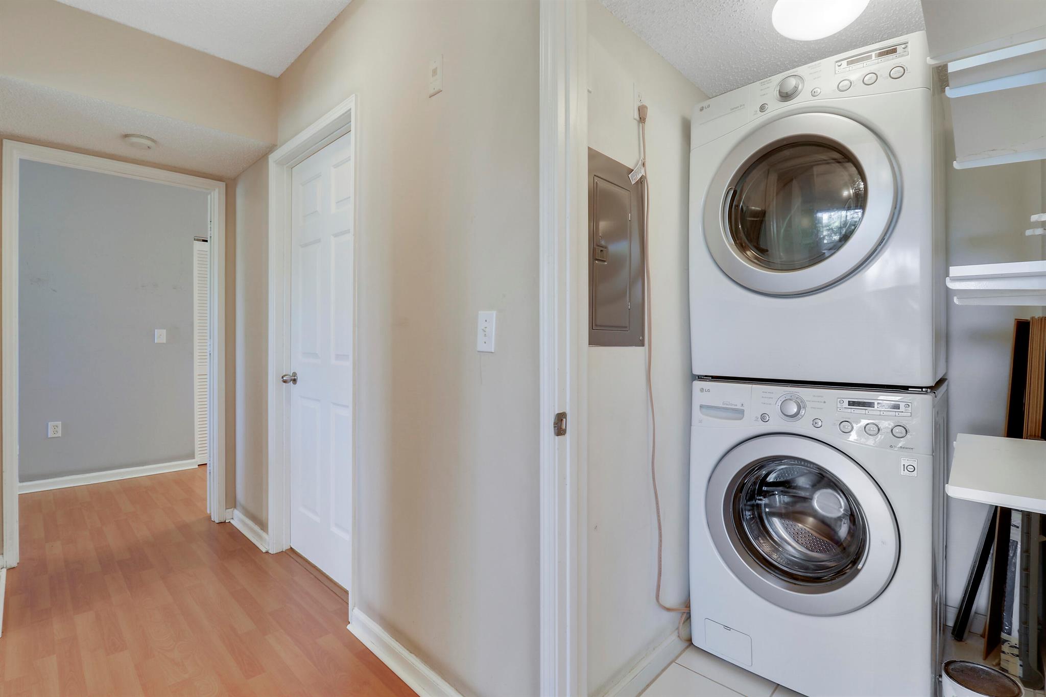 LIGHTHOUSE COVE AT TEQUESTA CONDO - Residential