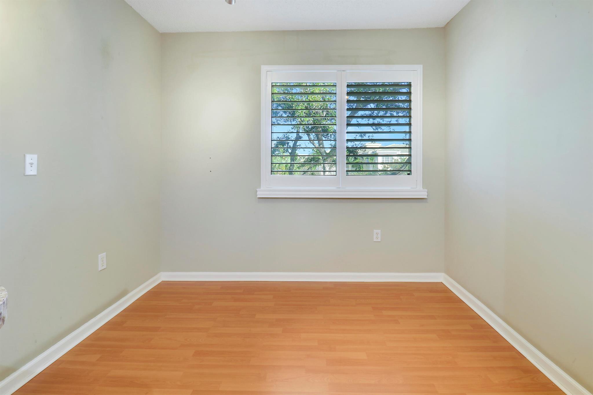 LIGHTHOUSE COVE AT TEQUESTA CONDO - Residential