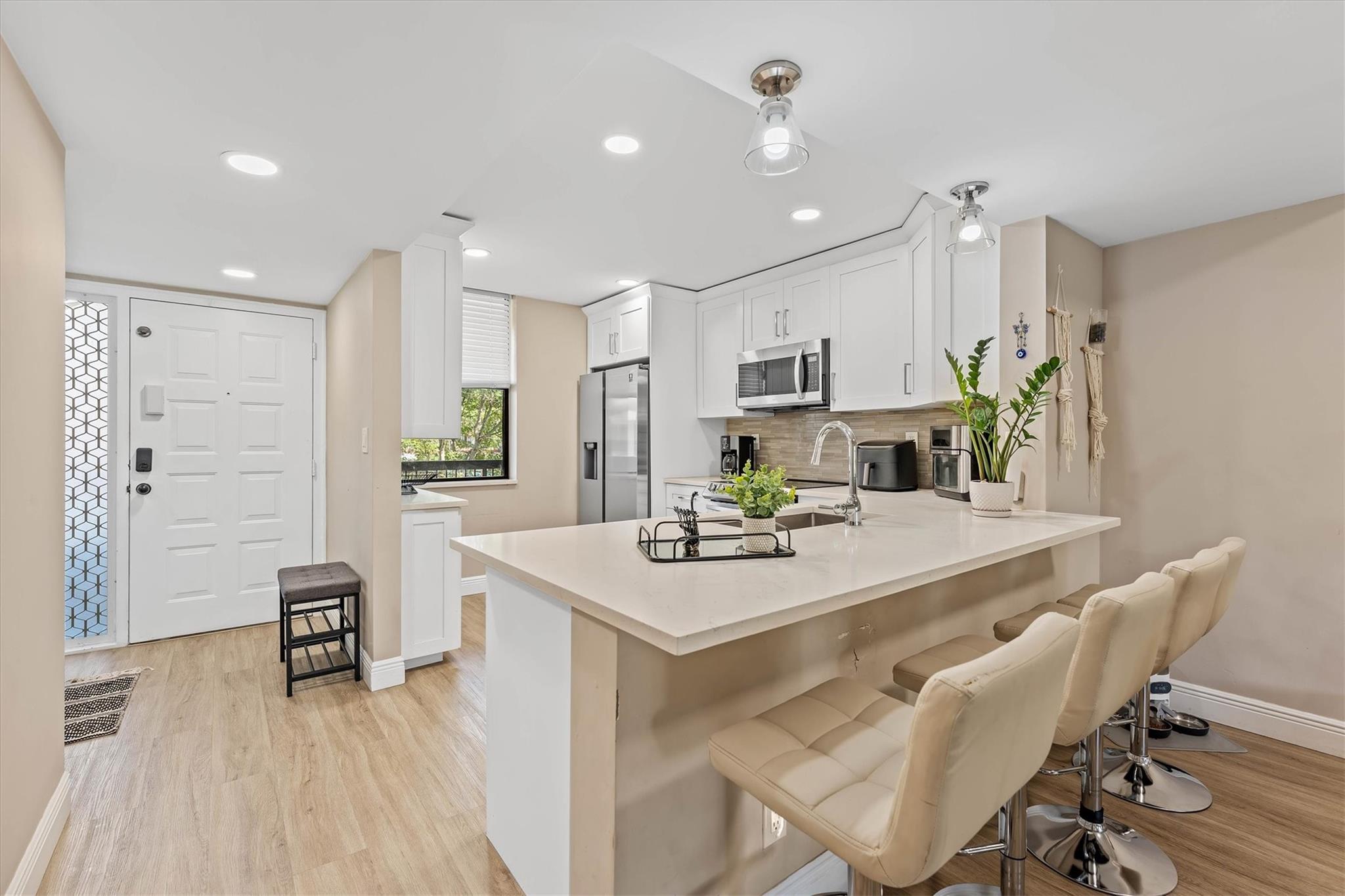 4132 S Carambola Cir S F206