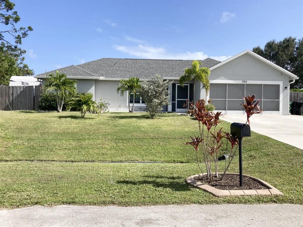 Photo of 364 SW Ridgecrest Drive, Port Saint Lucie, FL 34953 (MLS # R10845817)