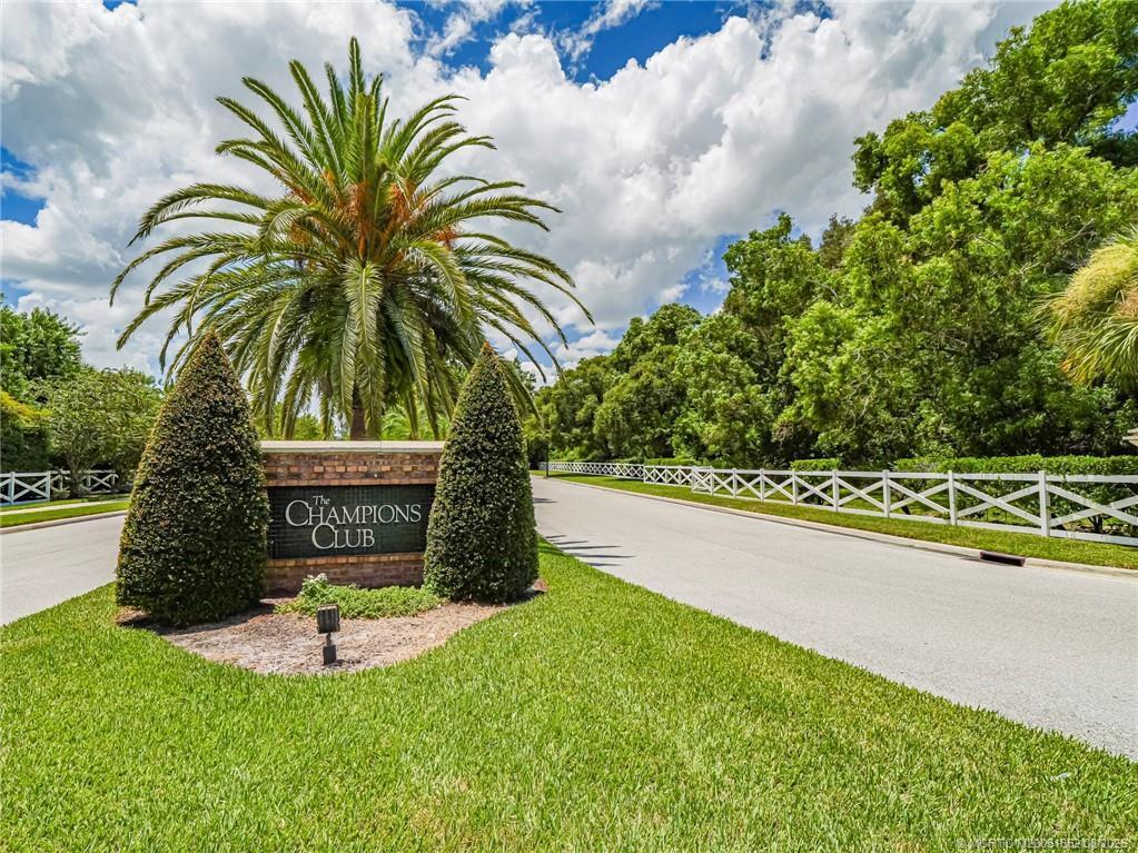 7007 SE Twin Oaks Circle