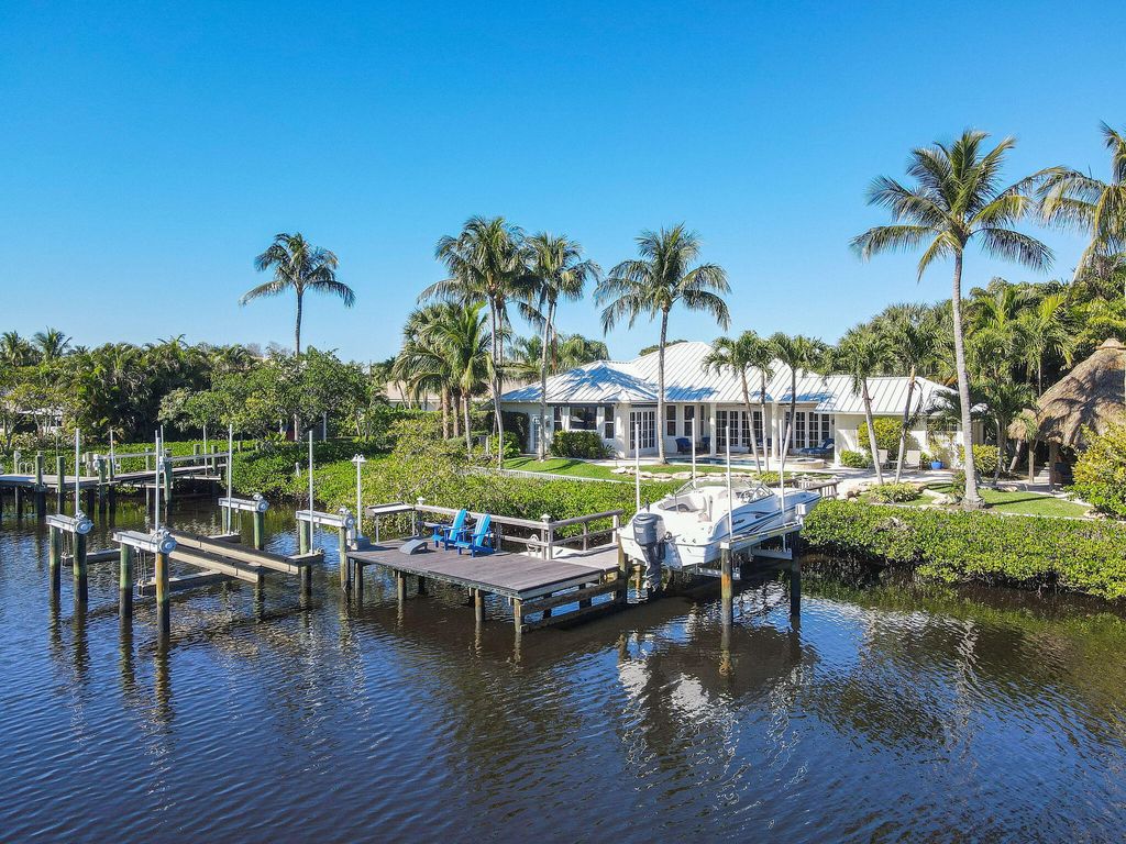 Photo of 8608 SE Merritt Way, Jupiter, FL 33458 (MLS # R10961708)