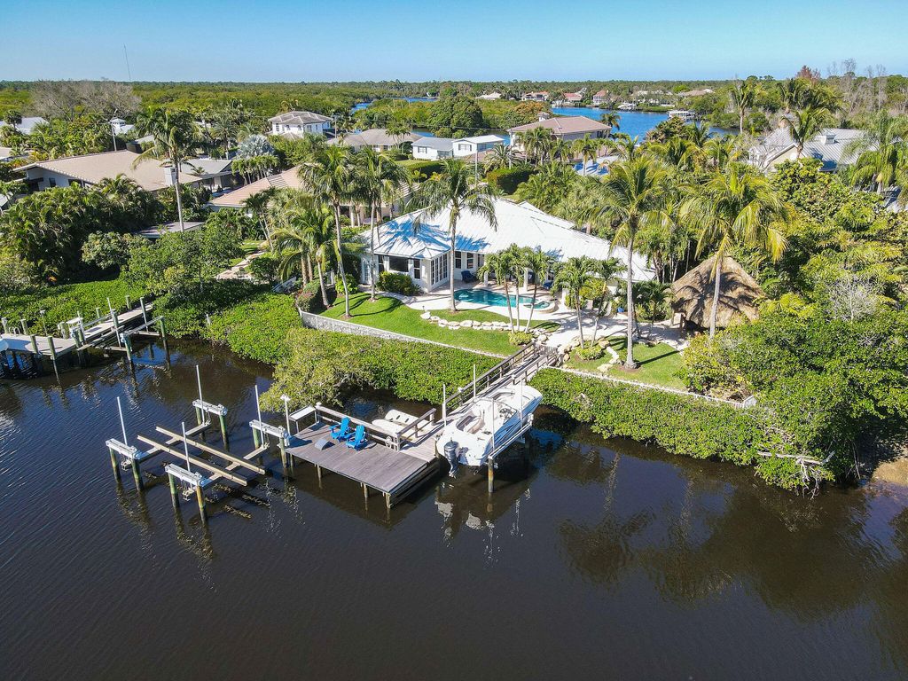 Photo of 8608 SE Merritt Way, Jupiter, FL 33458 (MLS # R10961708)