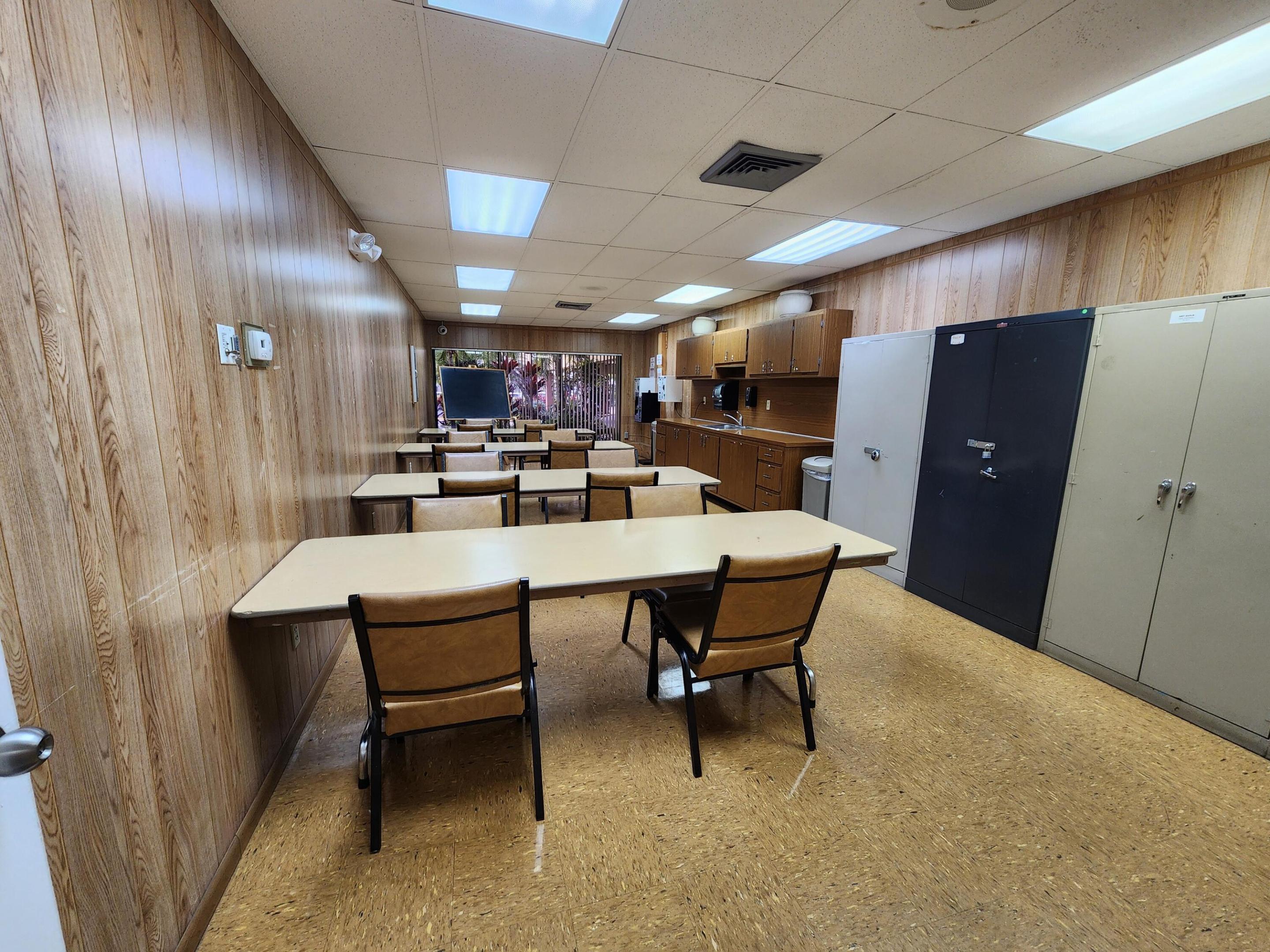 SUNRISE LAKES 123 CONDO - Residential