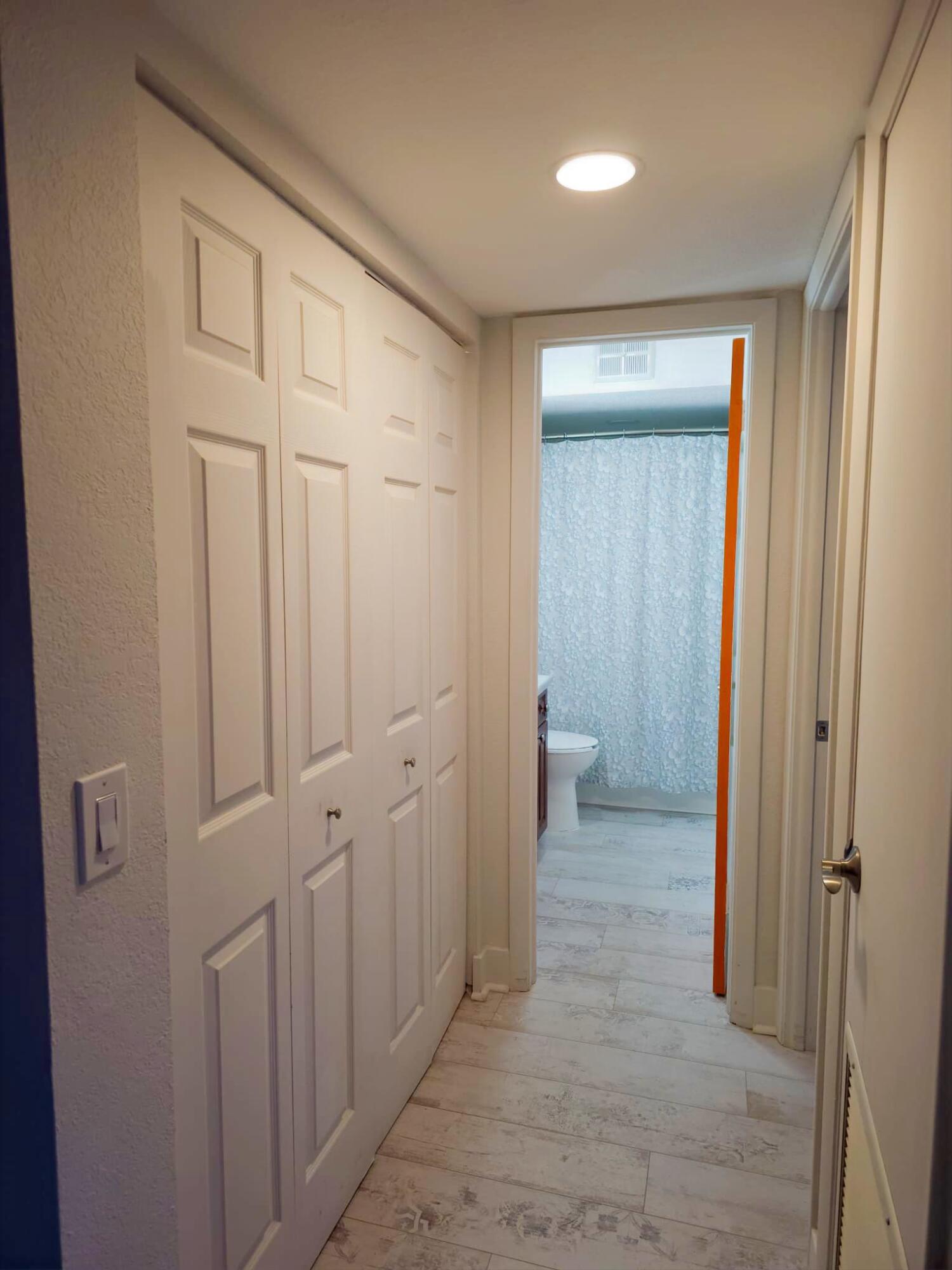 SUNRISE LAKES 123 CONDO - Residential