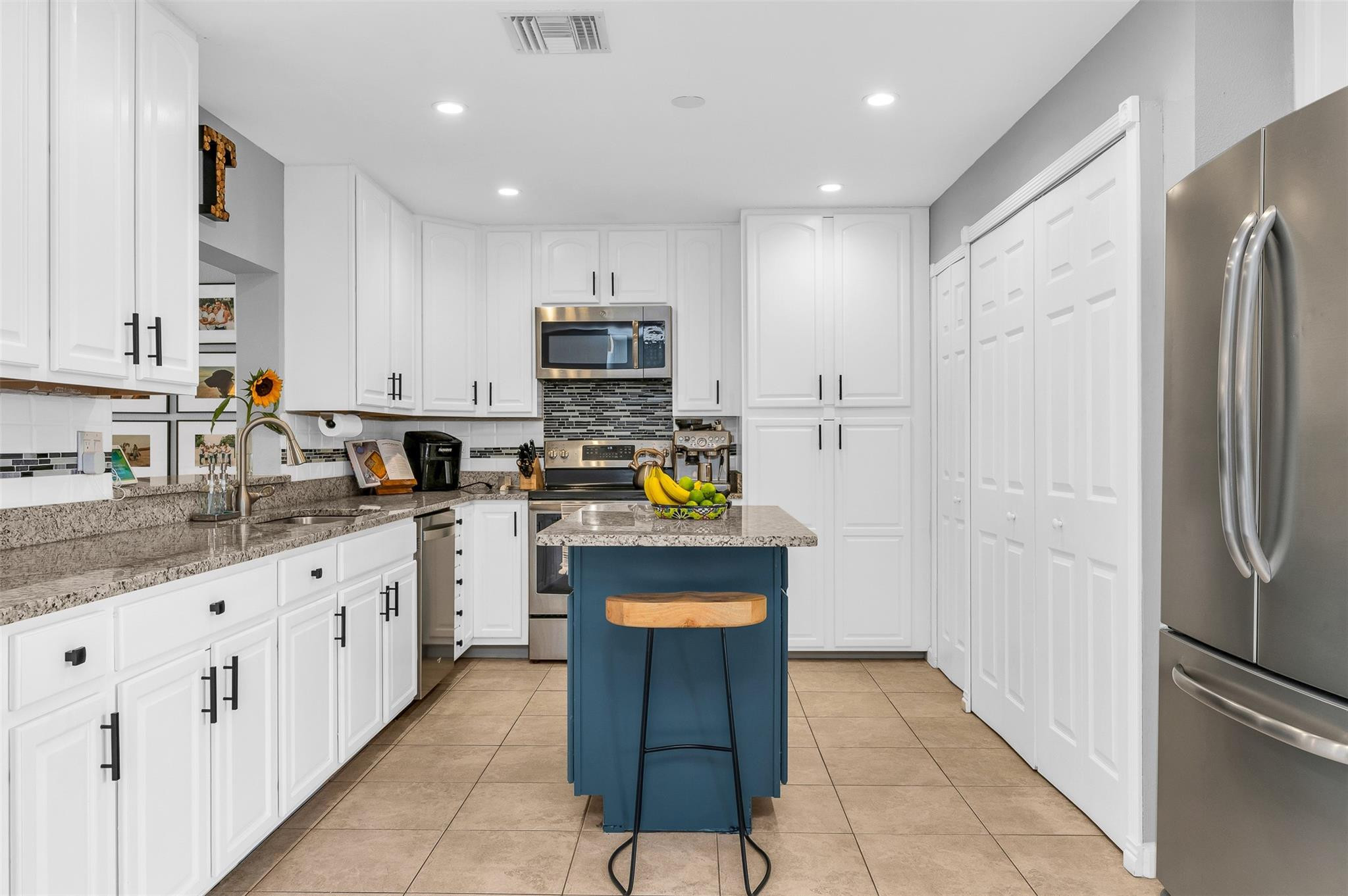 TWIN FOUNTAINS PHASE TWO - Residential Lease