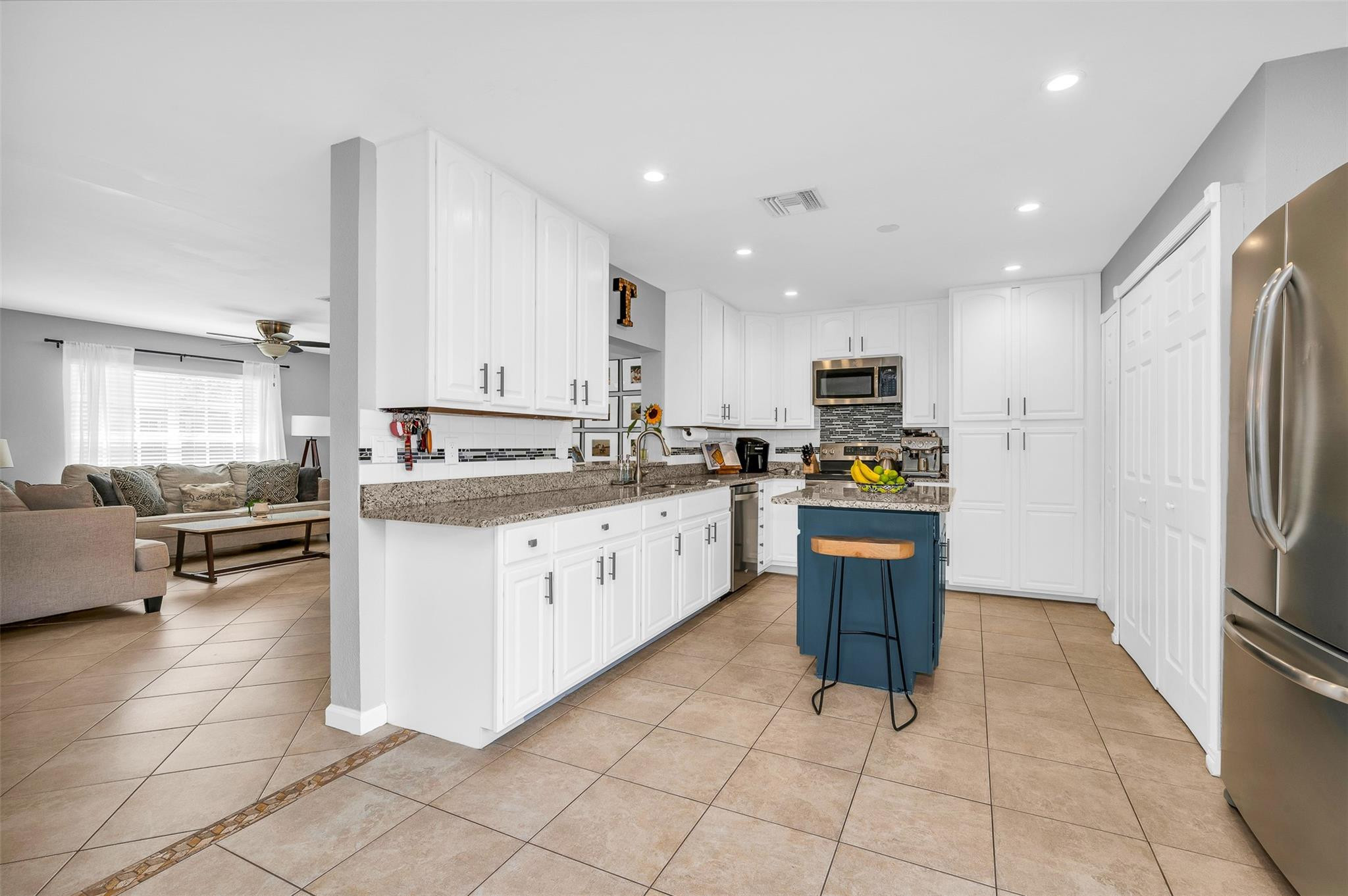 TWIN FOUNTAINS PHASE TWO - Residential Lease