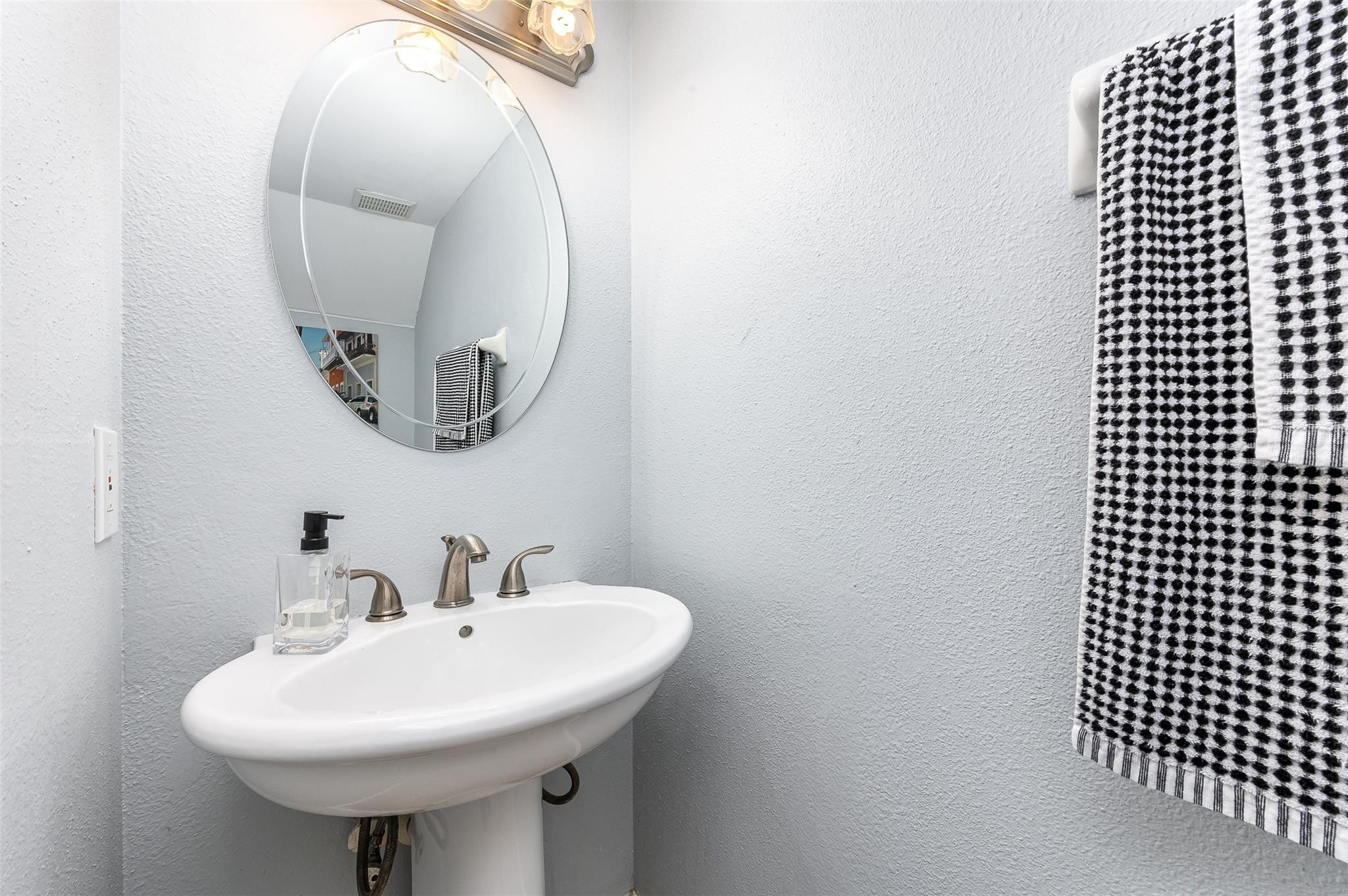 TWIN FOUNTAINS PHASE TWO - Residential Lease