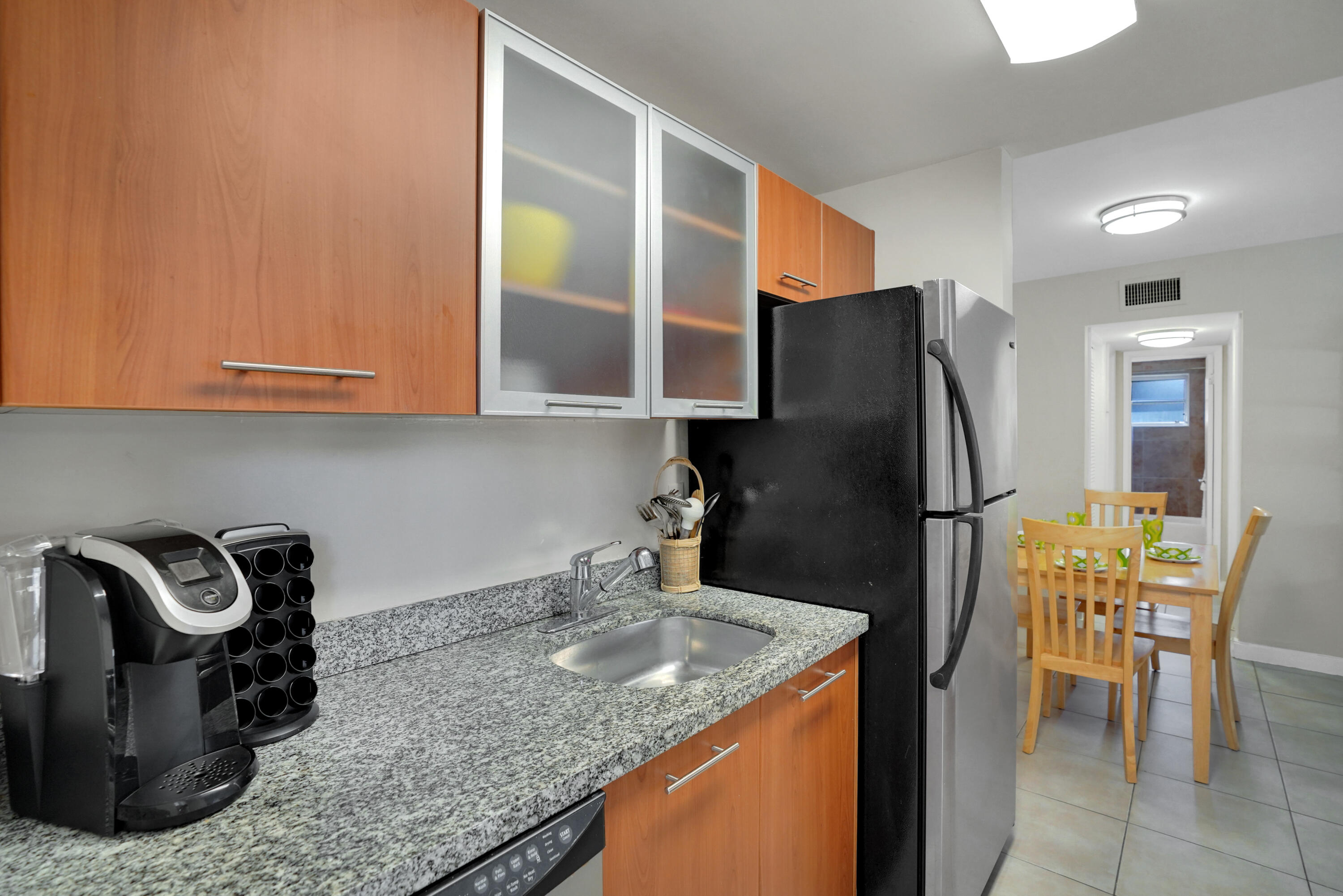 WINDWARD EAST CONDOMINIUM - Residential Lease