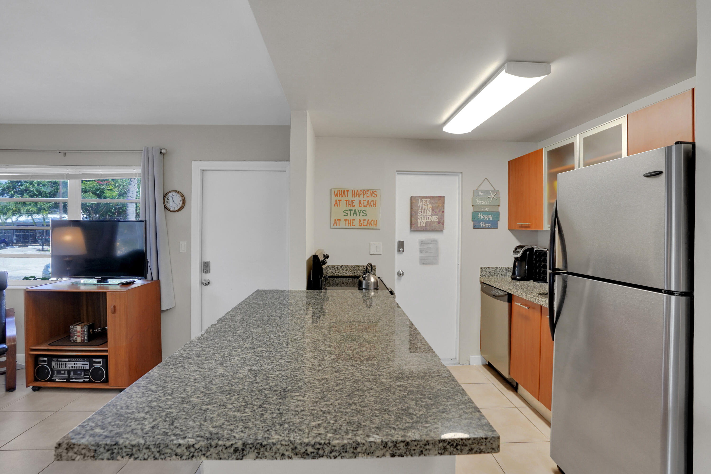 WINDWARD EAST CONDOMINIUM - Residential Lease