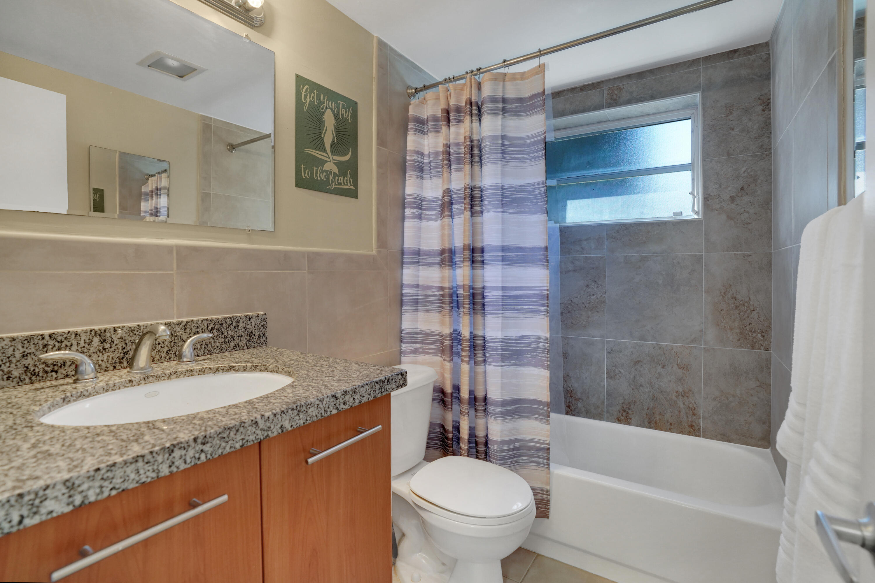 WINDWARD EAST CONDOMINIUM - Residential Lease