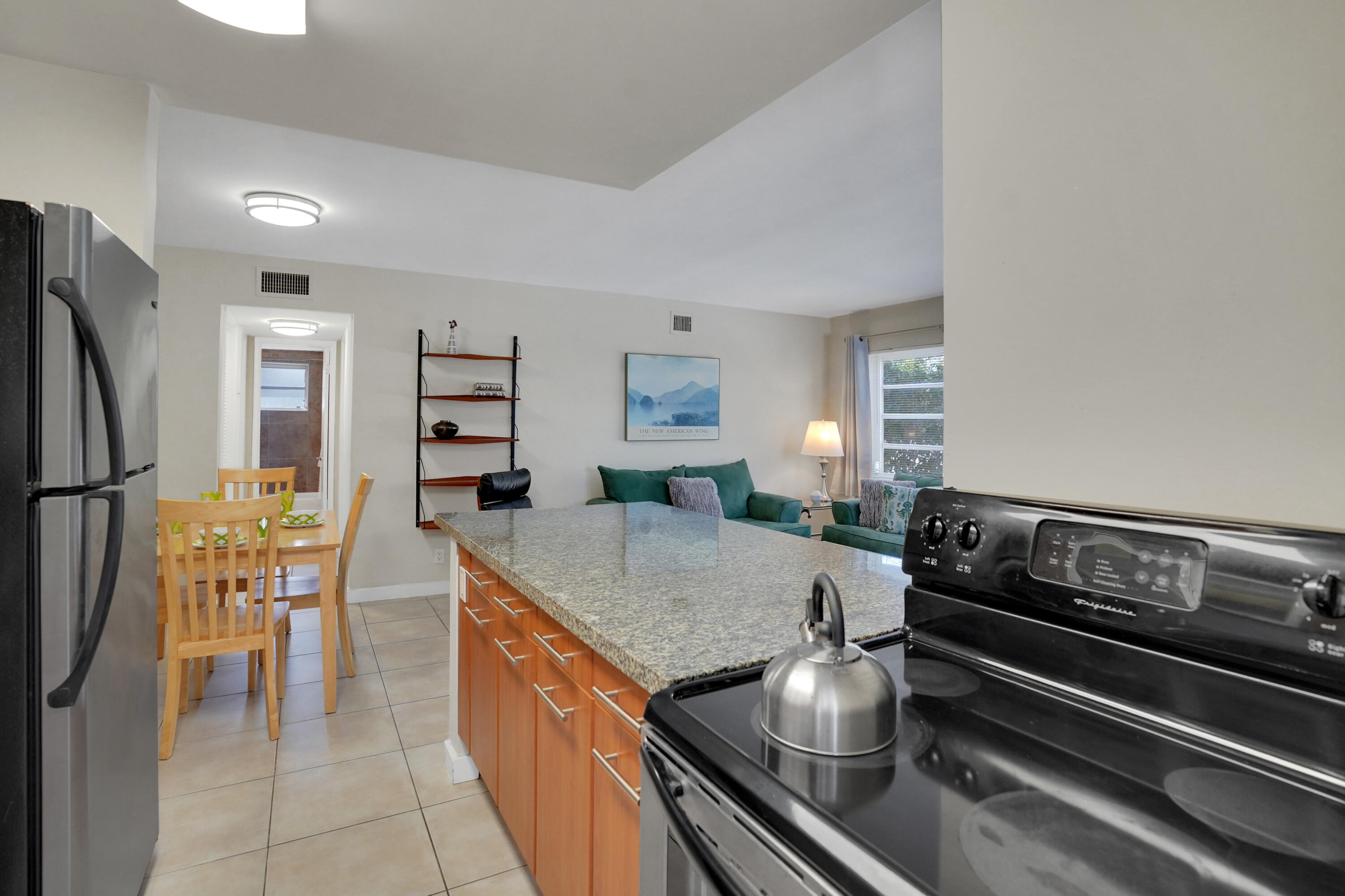 WINDWARD EAST CONDOMINIUM - Residential Lease