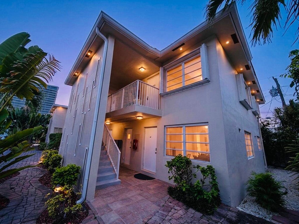 Photo of 3212 NE 9th St #A104, Pompano Beach, FL 33062 (MLS # B26016279)