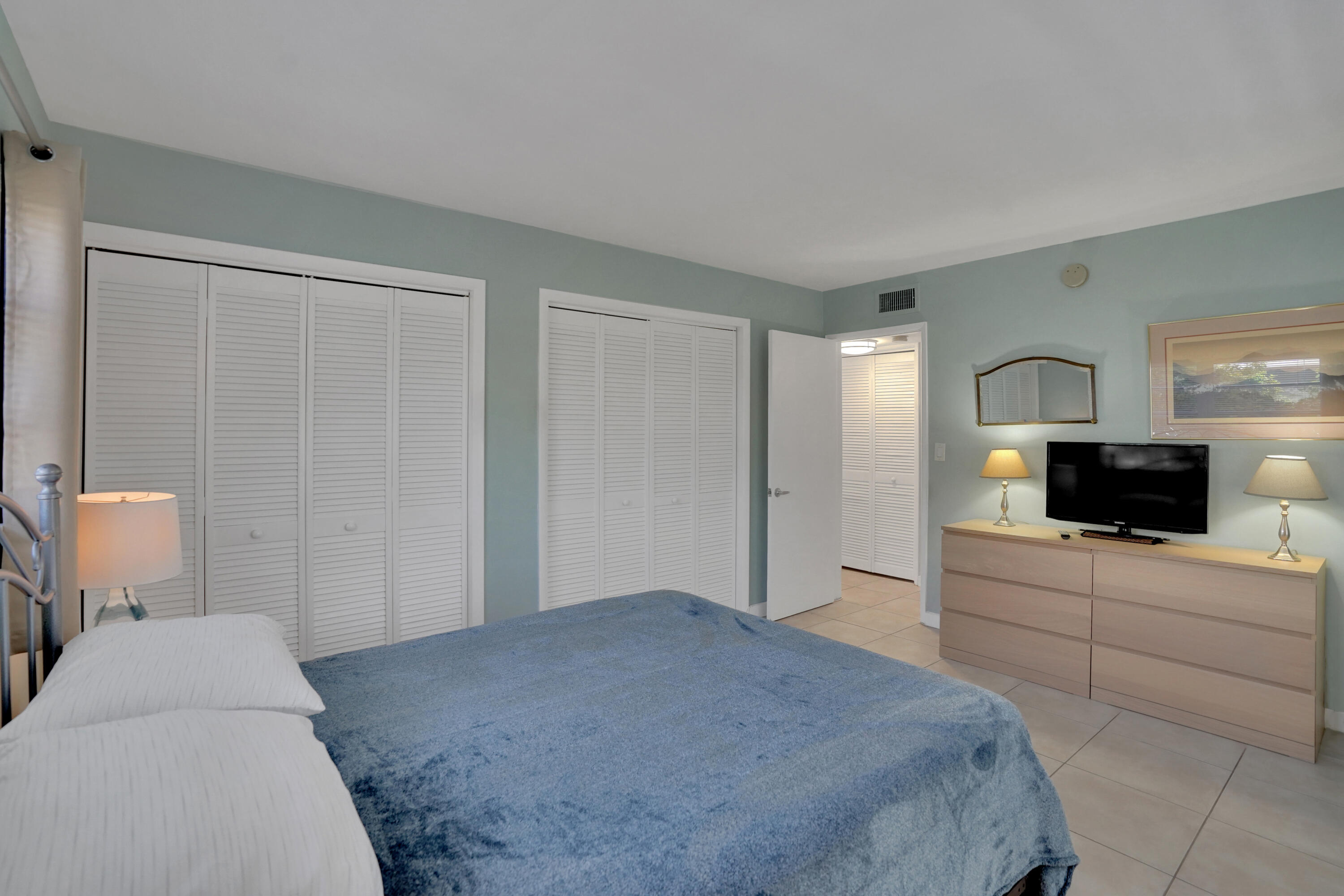 WINDWARD EAST CONDOMINIUM - Residential Lease