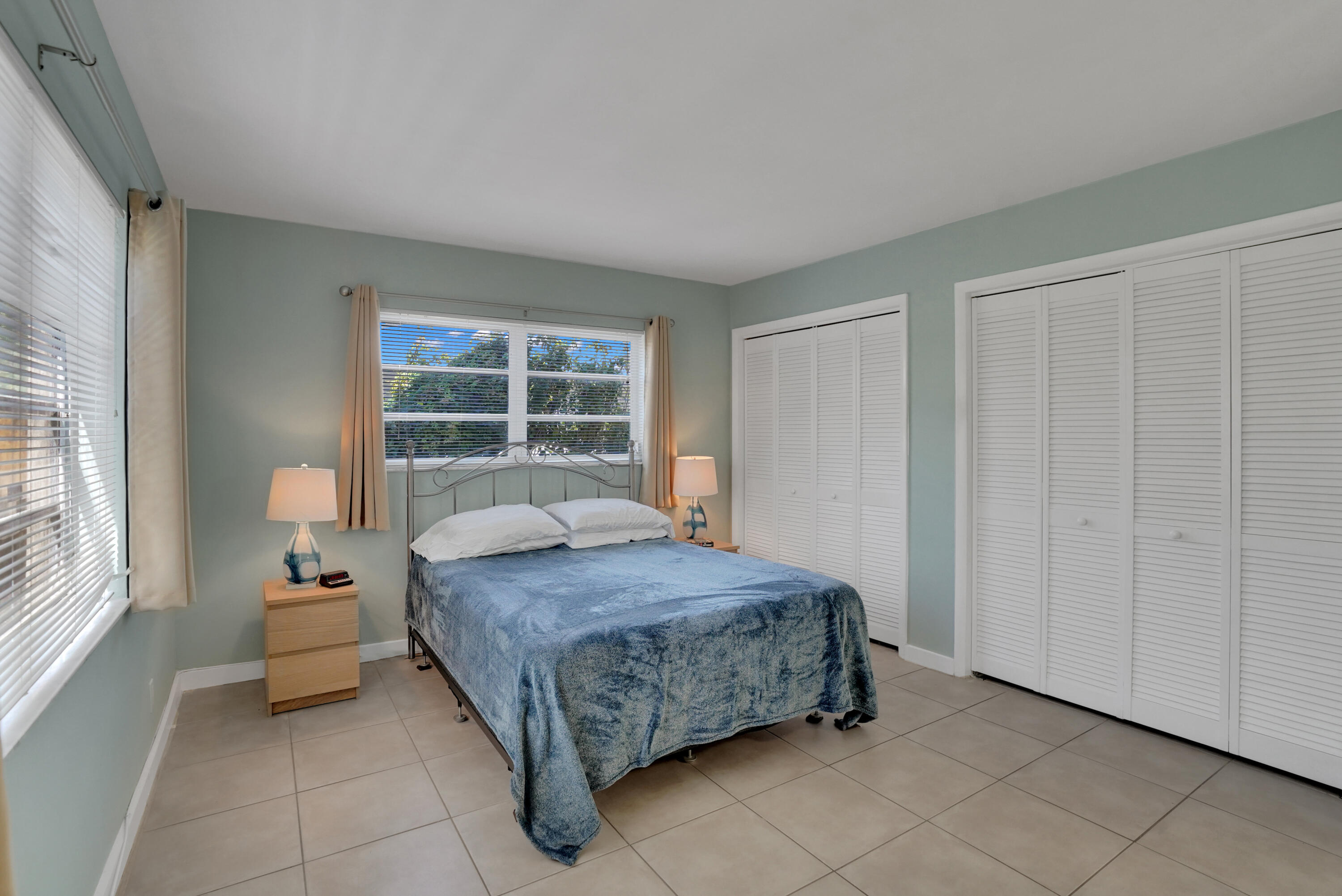 WINDWARD EAST CONDOMINIUM - Residential Lease