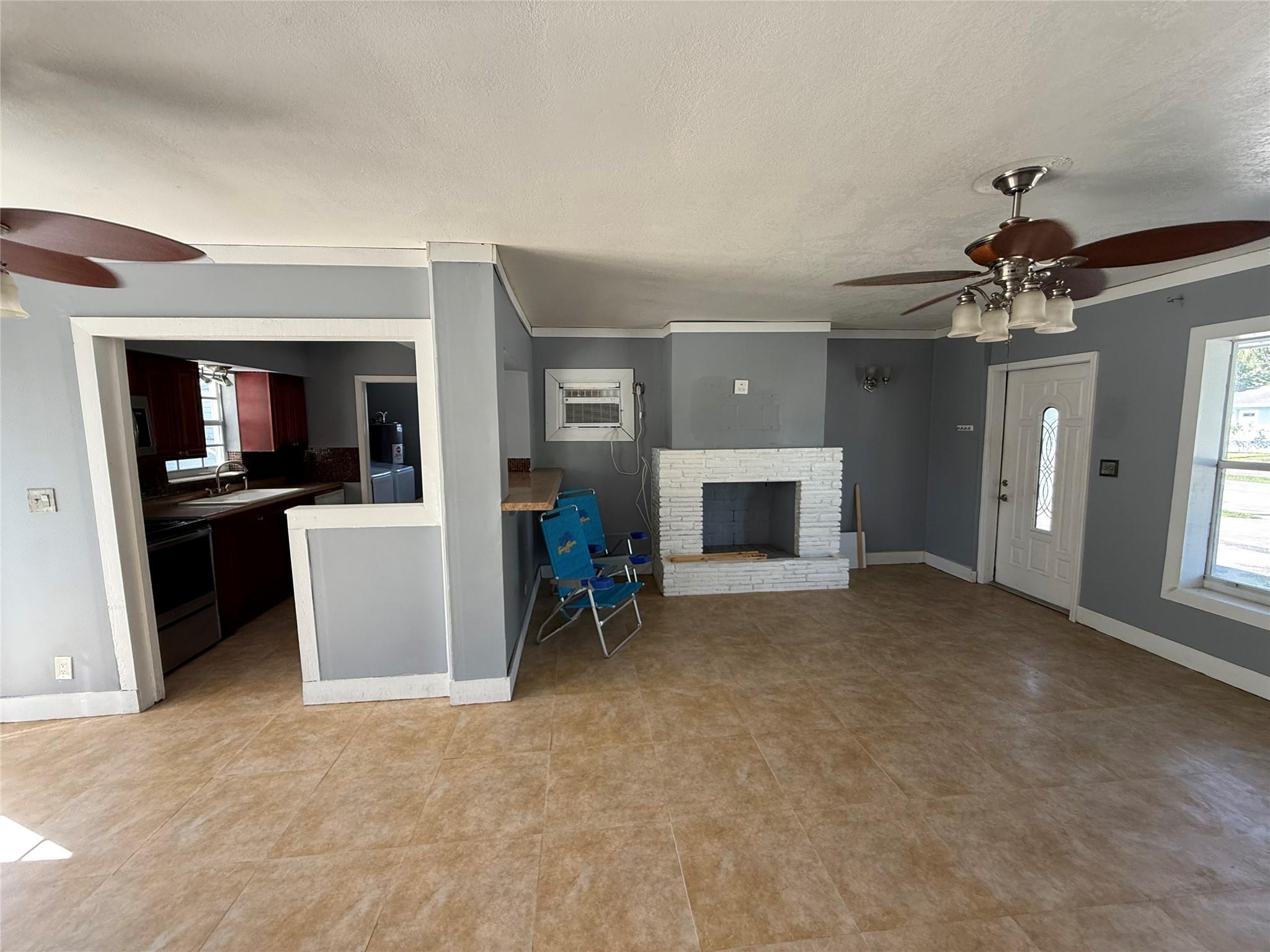 2411 SW 50th Ter, Plantation, FL, 33317/$400,000 1 2411 SW 50th Ter