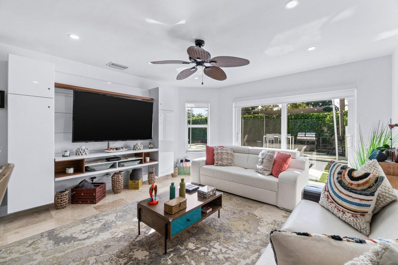 CEDAR CAY - Residential