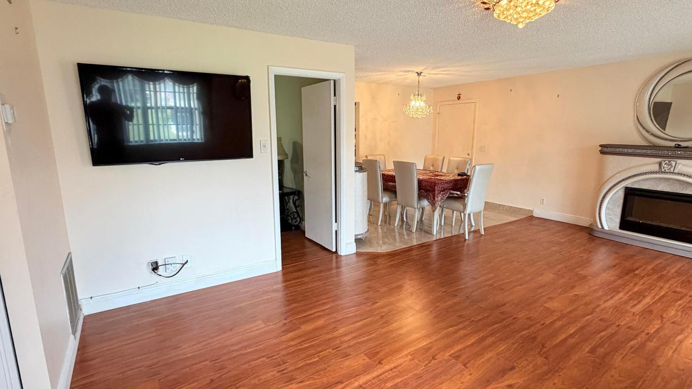 320 Lake Dora Drive 320