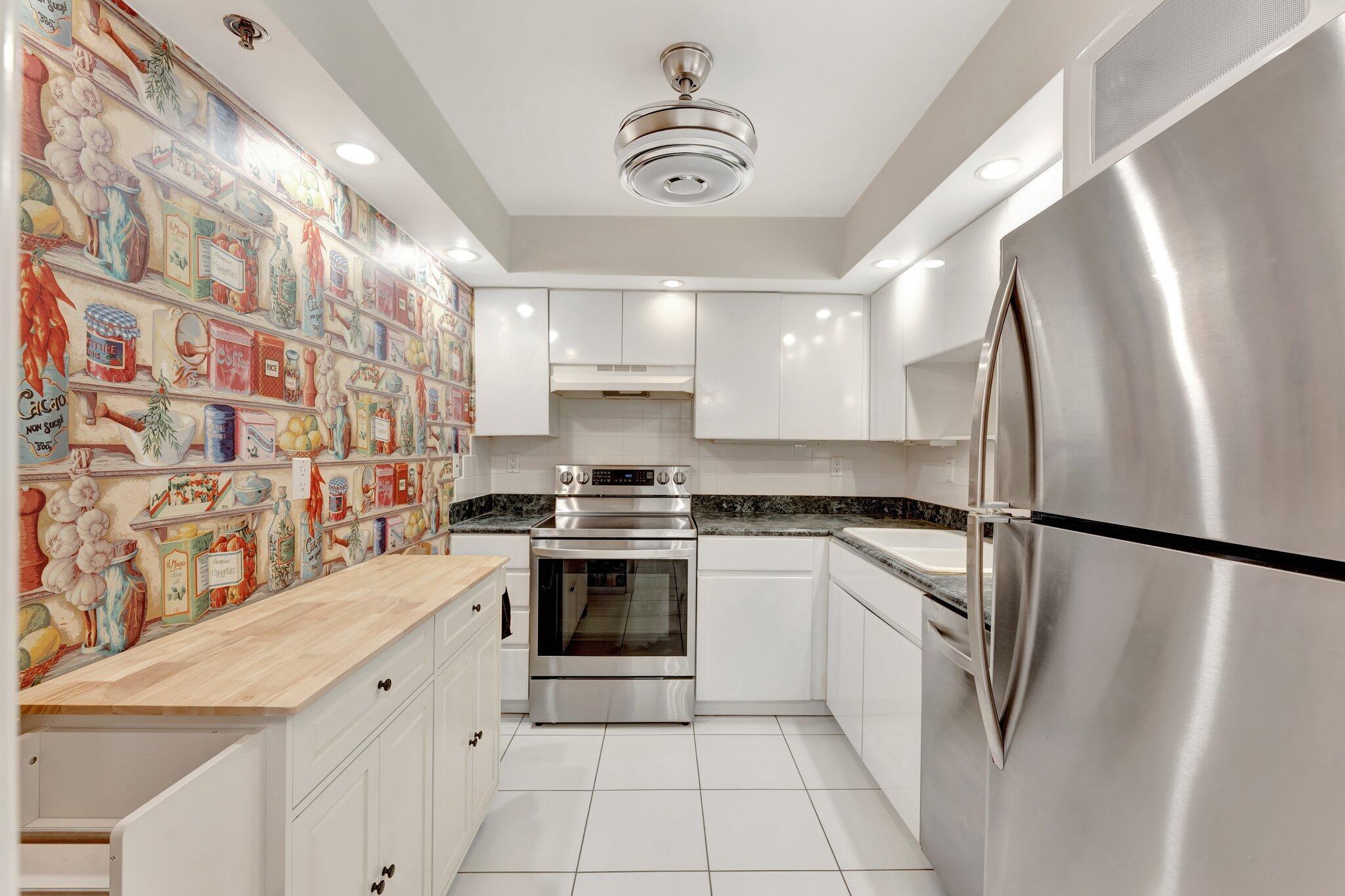 AMBASSADORS V NORTH CONDO - Residential