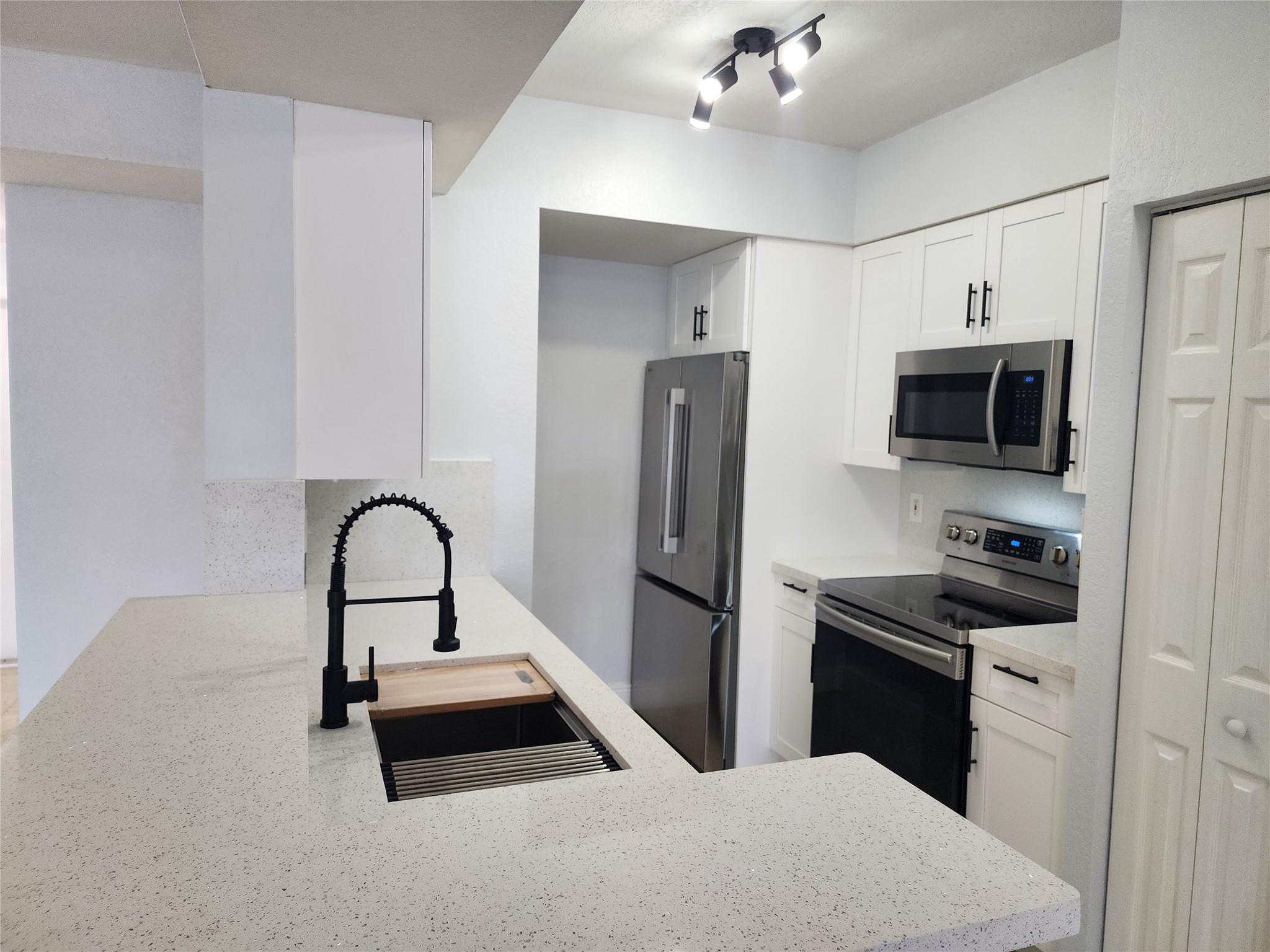 AVENTINE - Residential Lease