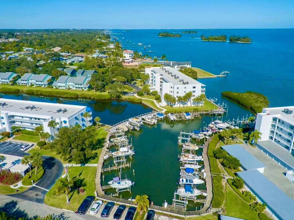 6206 S River Run Drive