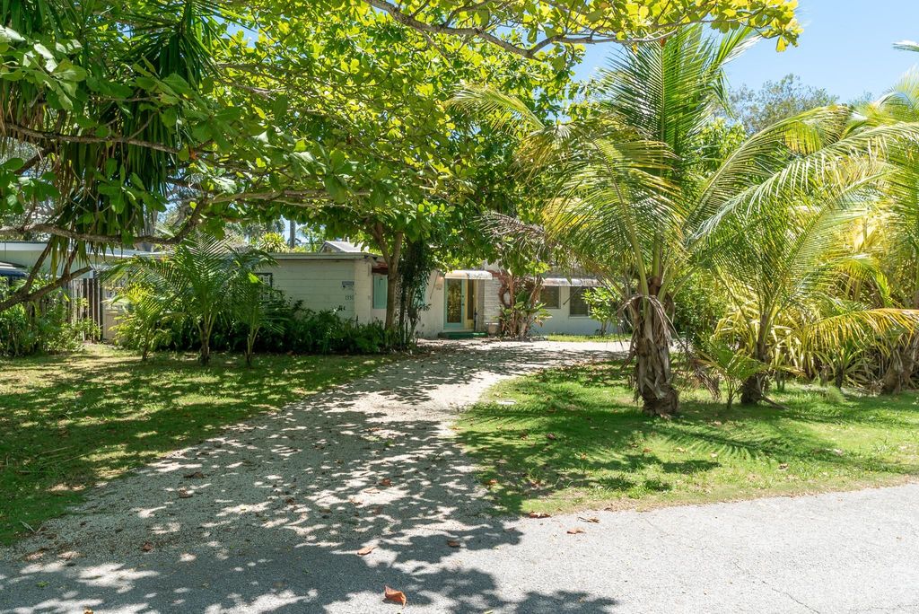 Photo of 1330 SE 12th Way, Fort Lauderdale, FL 33316 (MLS # F10521519)