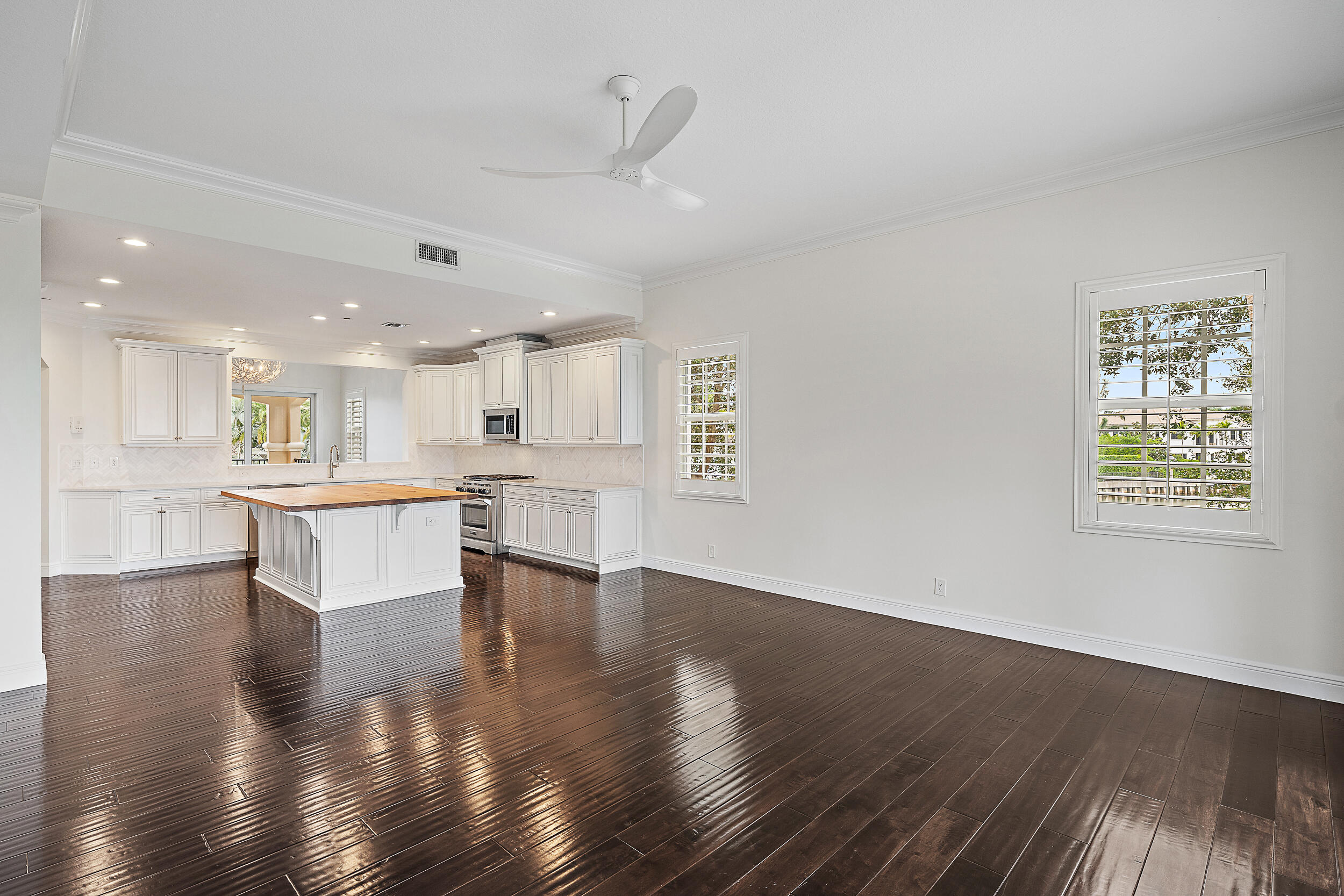 CARRIAGE HOMES AT FRENCHMANS HARBOR CONDO - Residential