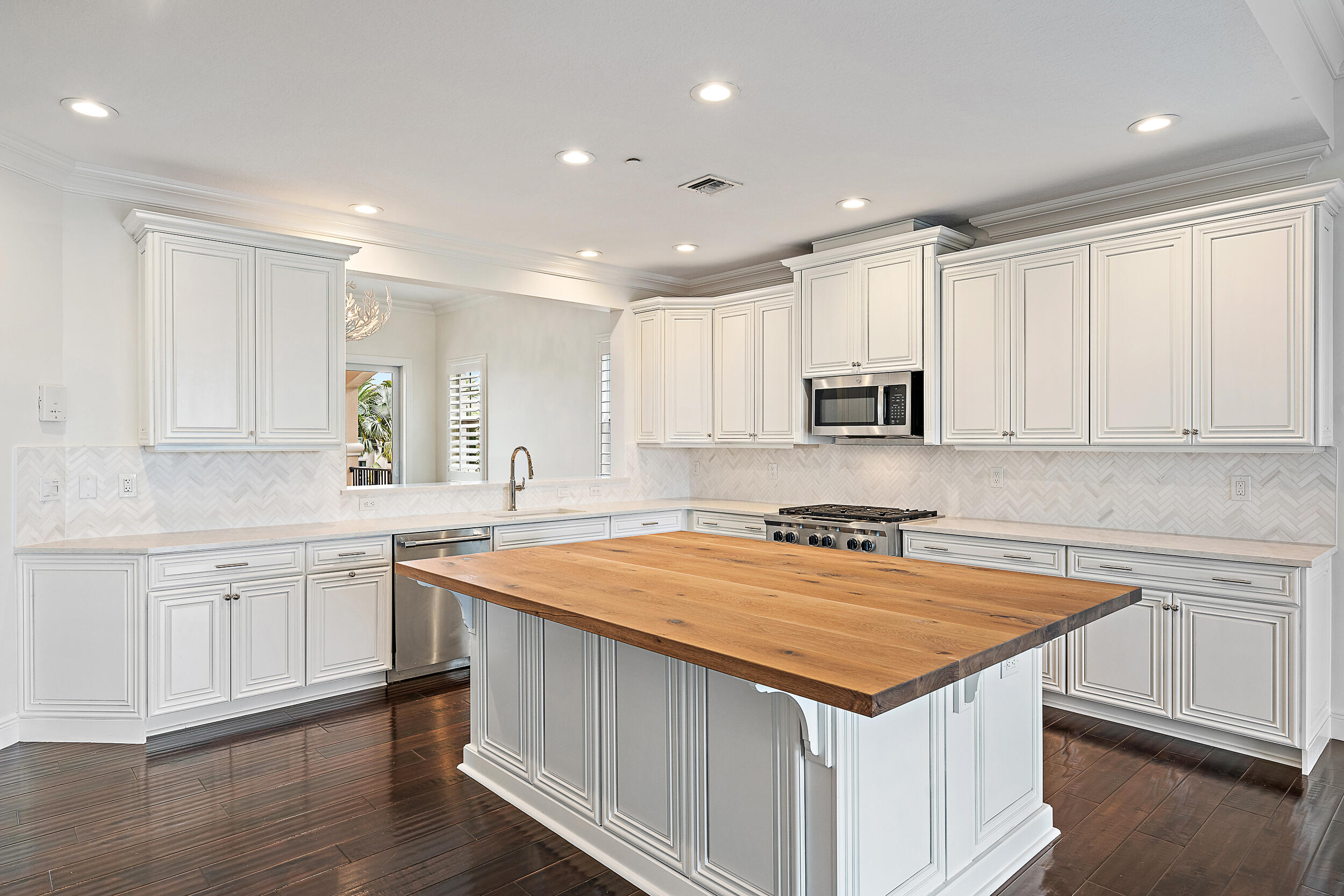 CARRIAGE HOMES AT FRENCHMANS HARBOR CONDO - Residential