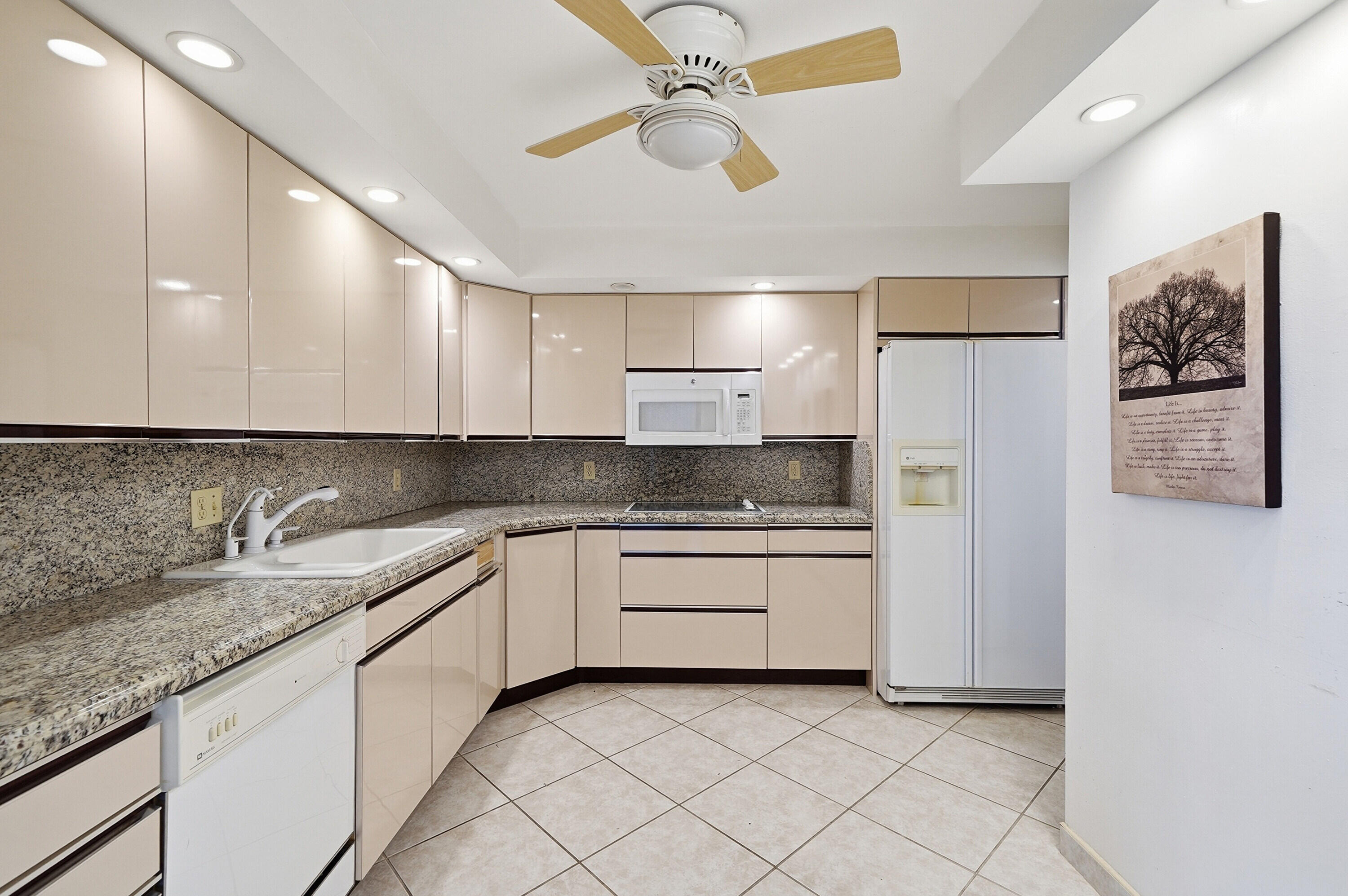 PLAYA DEL MAR CONDO - Residential