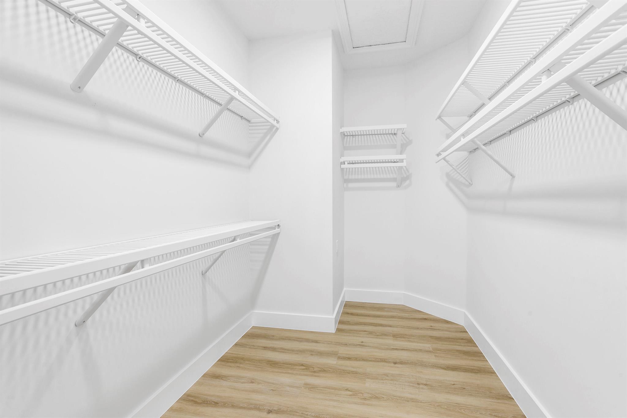 SOUTHERN CAY AT JONATHANS - Residential