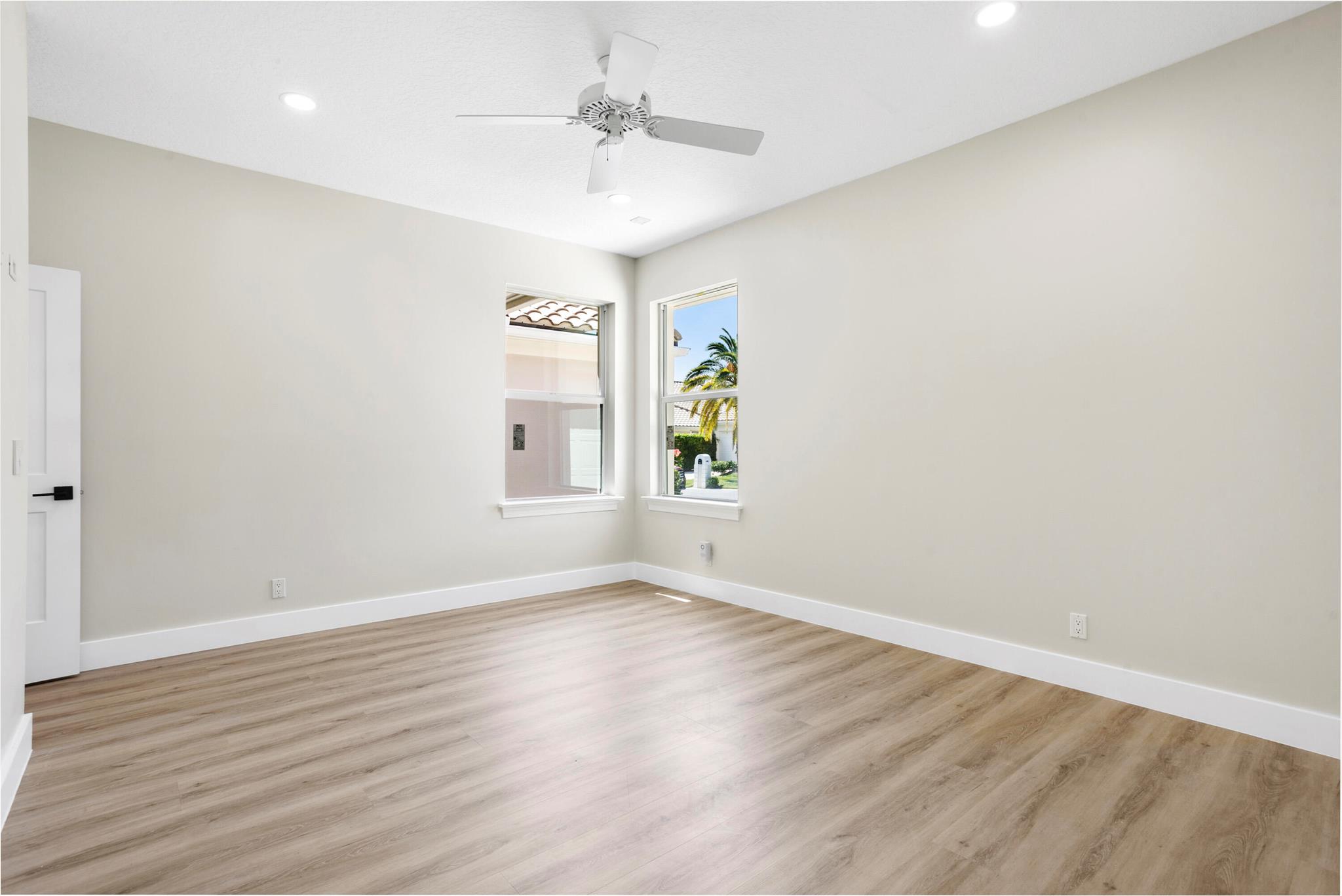 SOUTHERN CAY AT JONATHANS - Residential