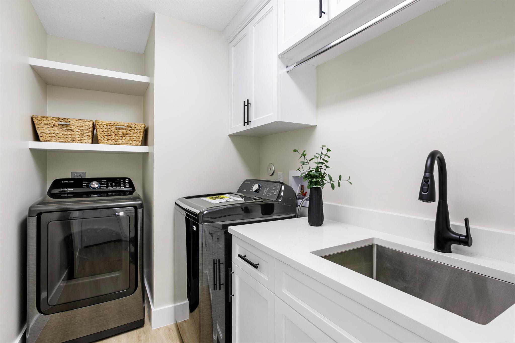 SOUTHERN CAY AT JONATHANS - Residential