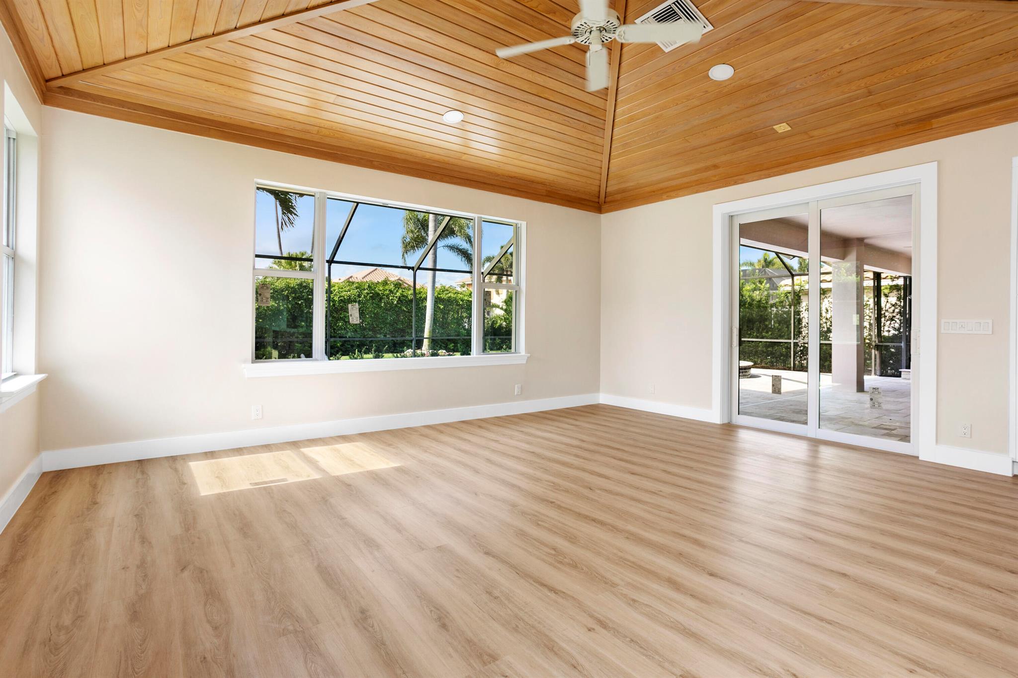 SOUTHERN CAY AT JONATHANS - Residential