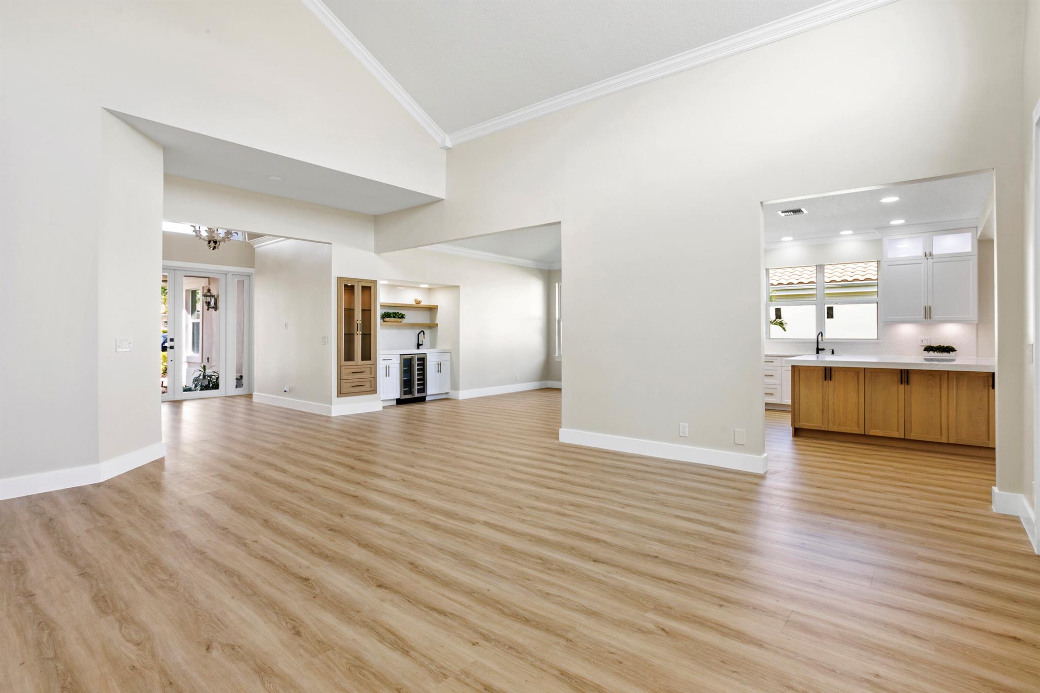 SOUTHERN CAY AT JONATHANS - Residential