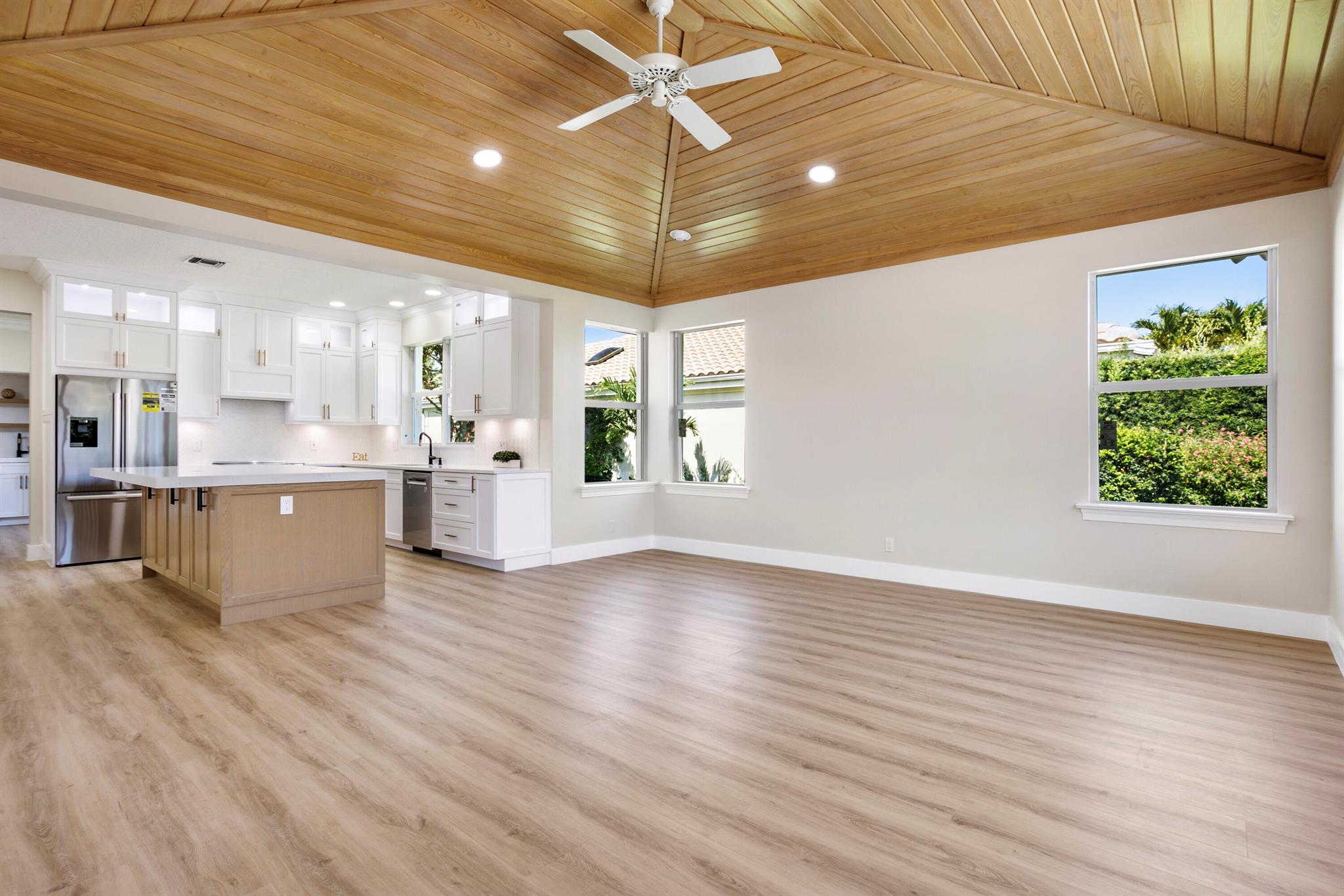 SOUTHERN CAY AT JONATHANS - Residential