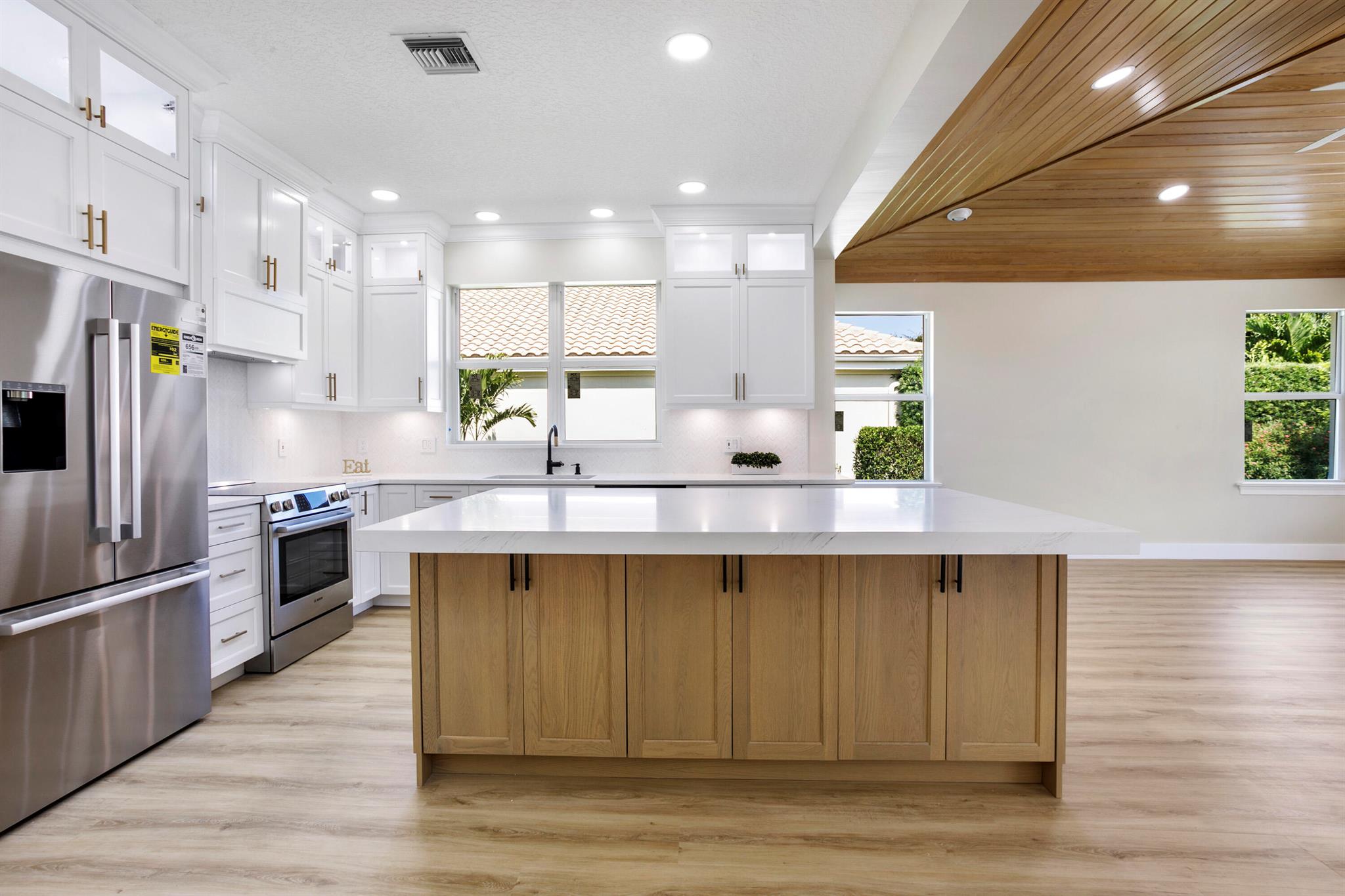 SOUTHERN CAY AT JONATHANS - Residential